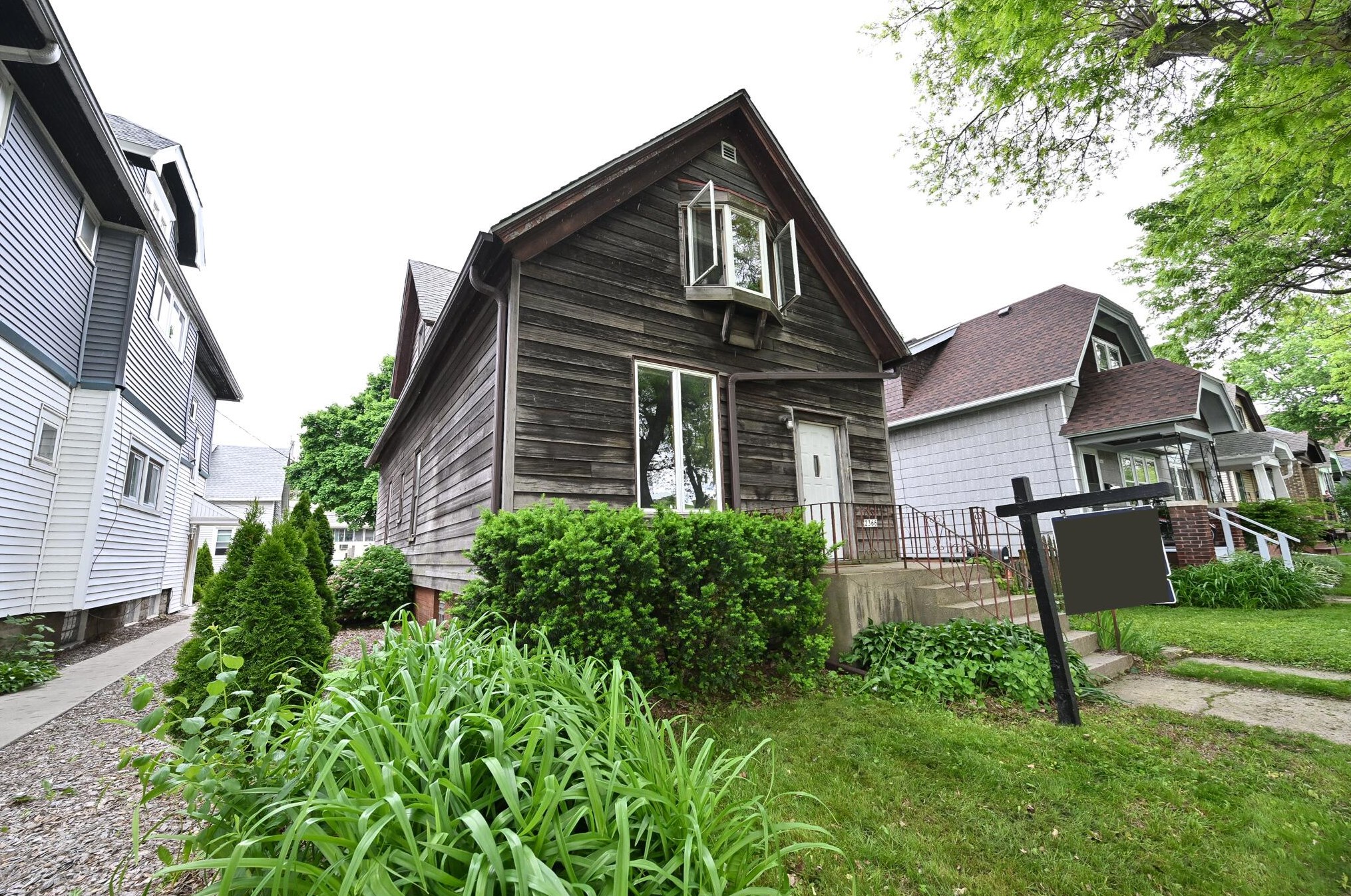 2366 Bremen St, Milwaukee, WI 53212-3440