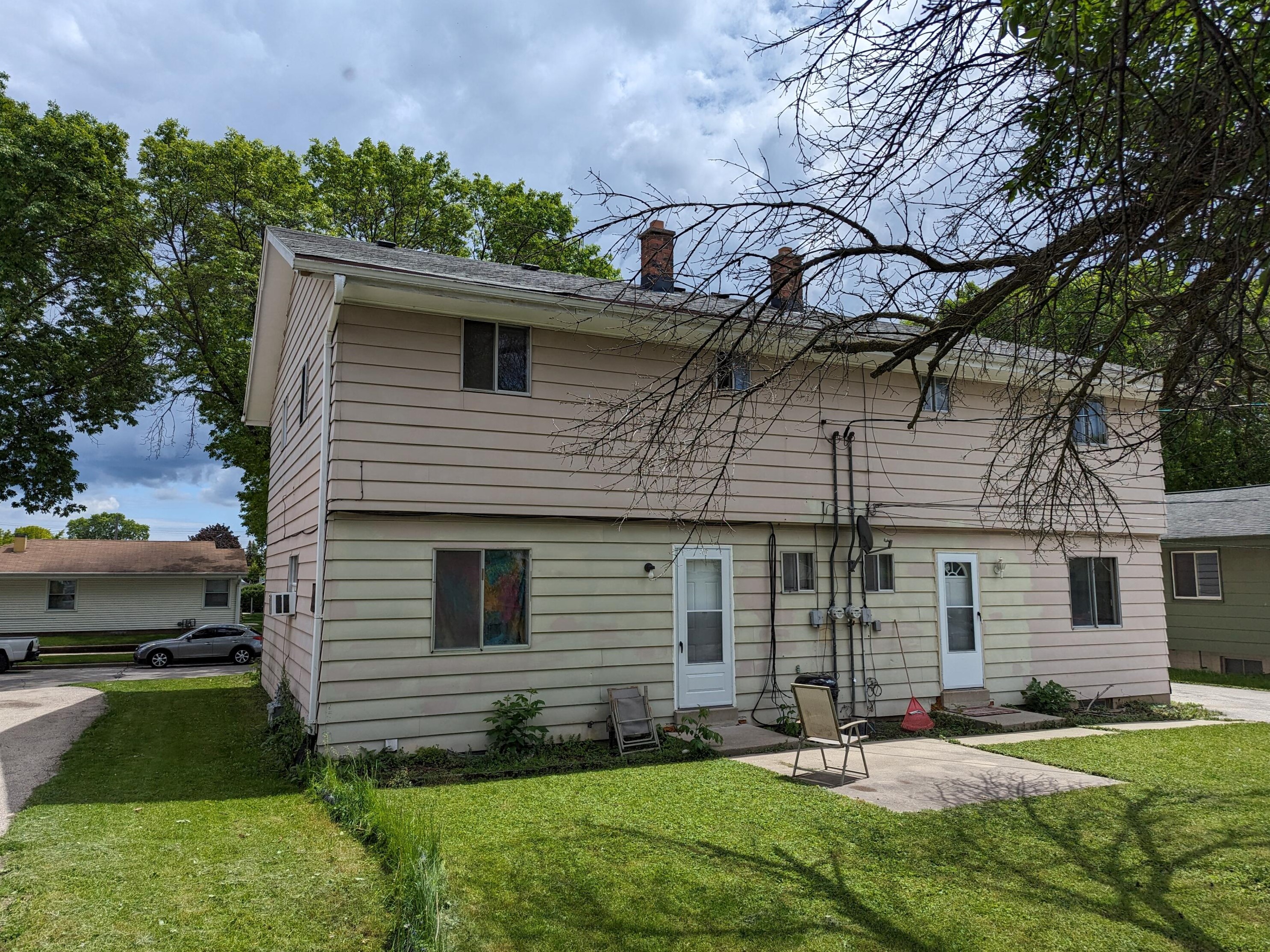 4871 106th St, Milwaukee WI 53225-3923 exterior