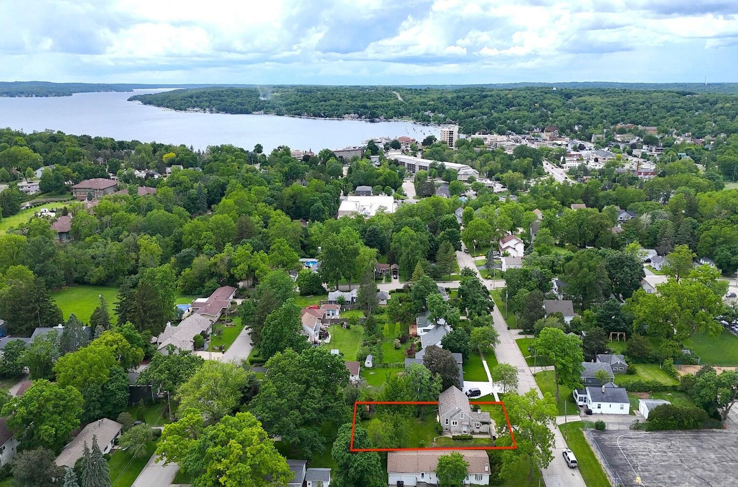 104 Darwin St, Lake Geneva, WI 53147