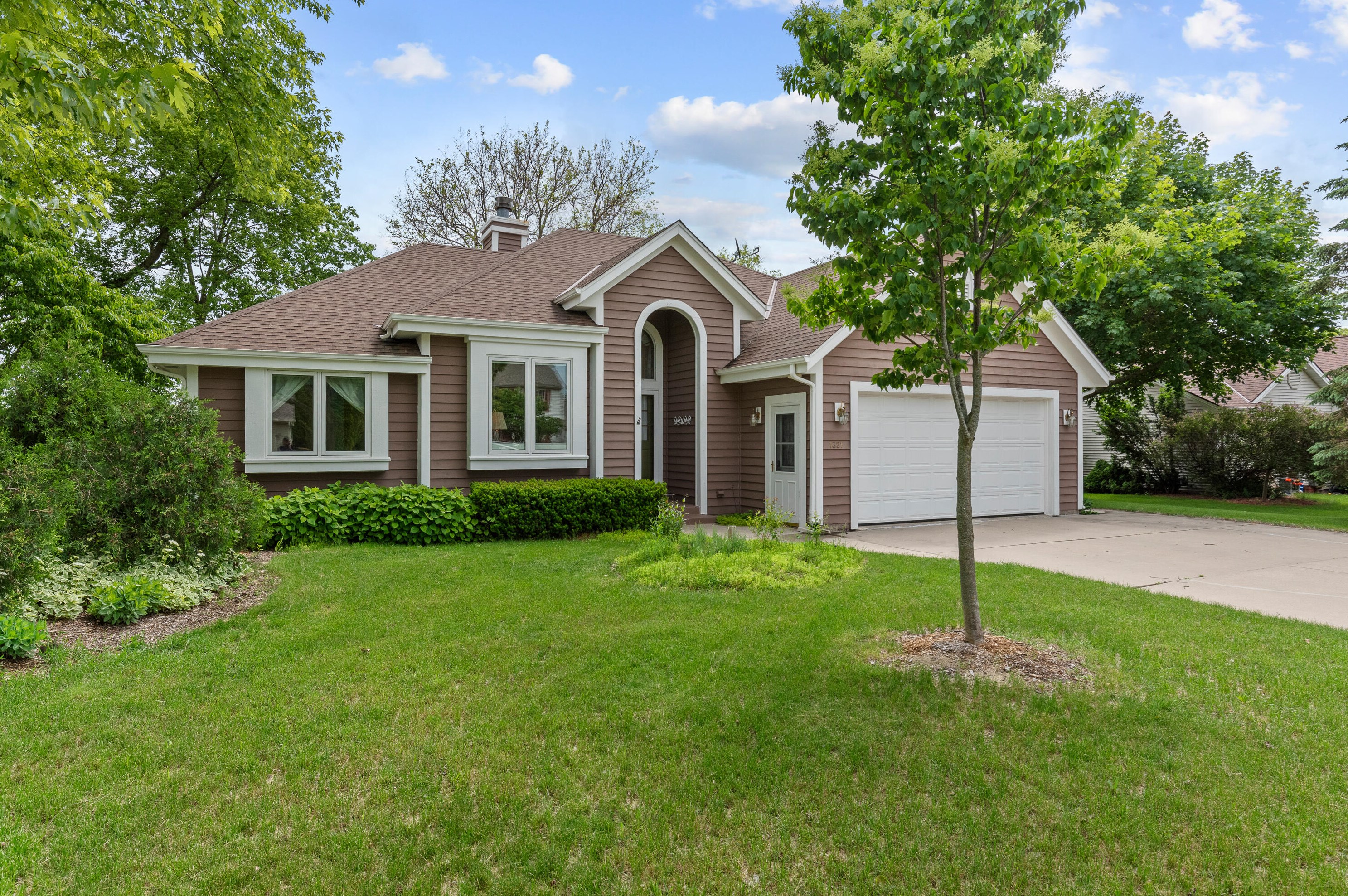 1321 Royal Dr, West Bend, WI 53090