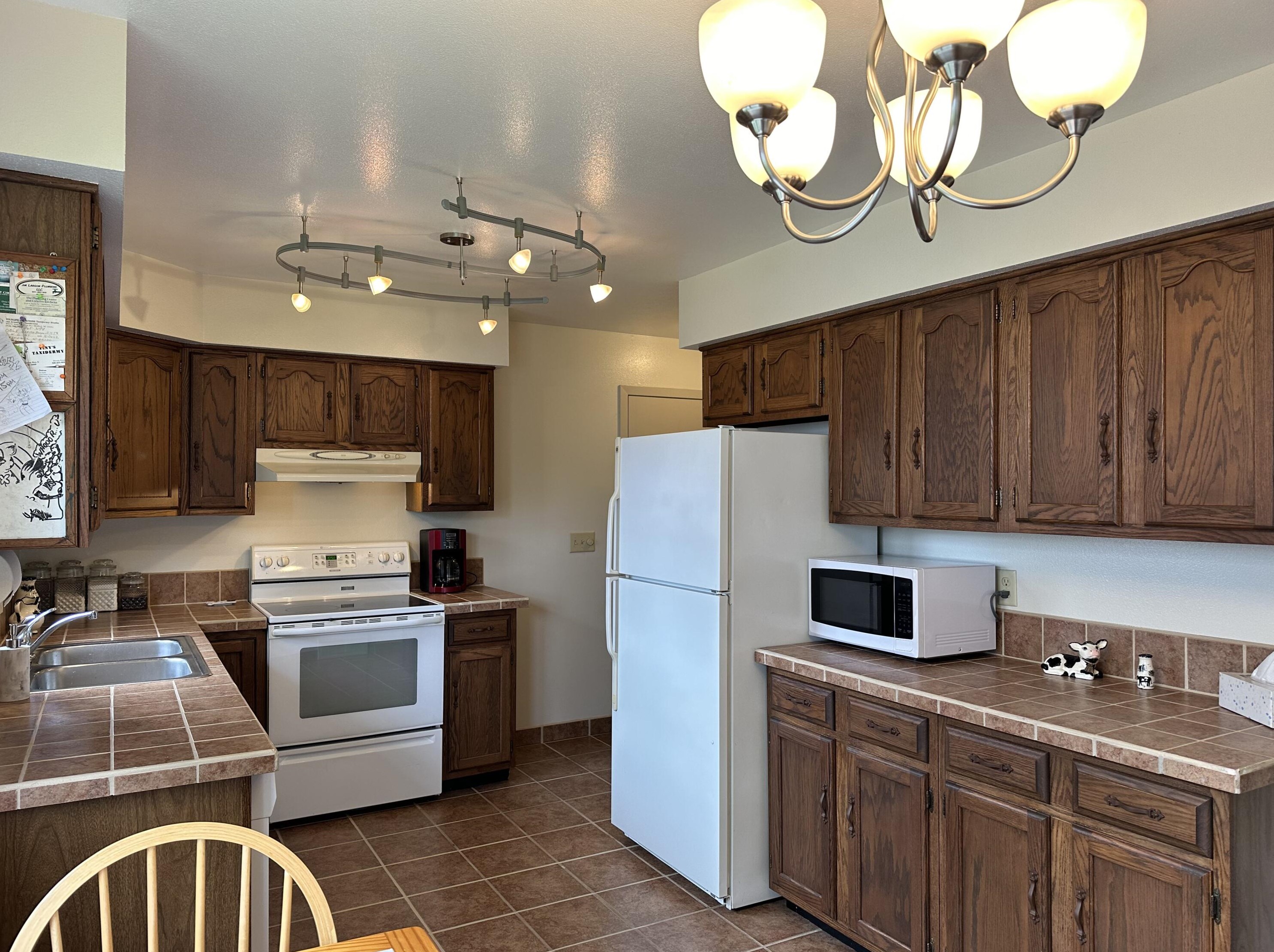 435 N 6th St, Manitowoc, WI 54220