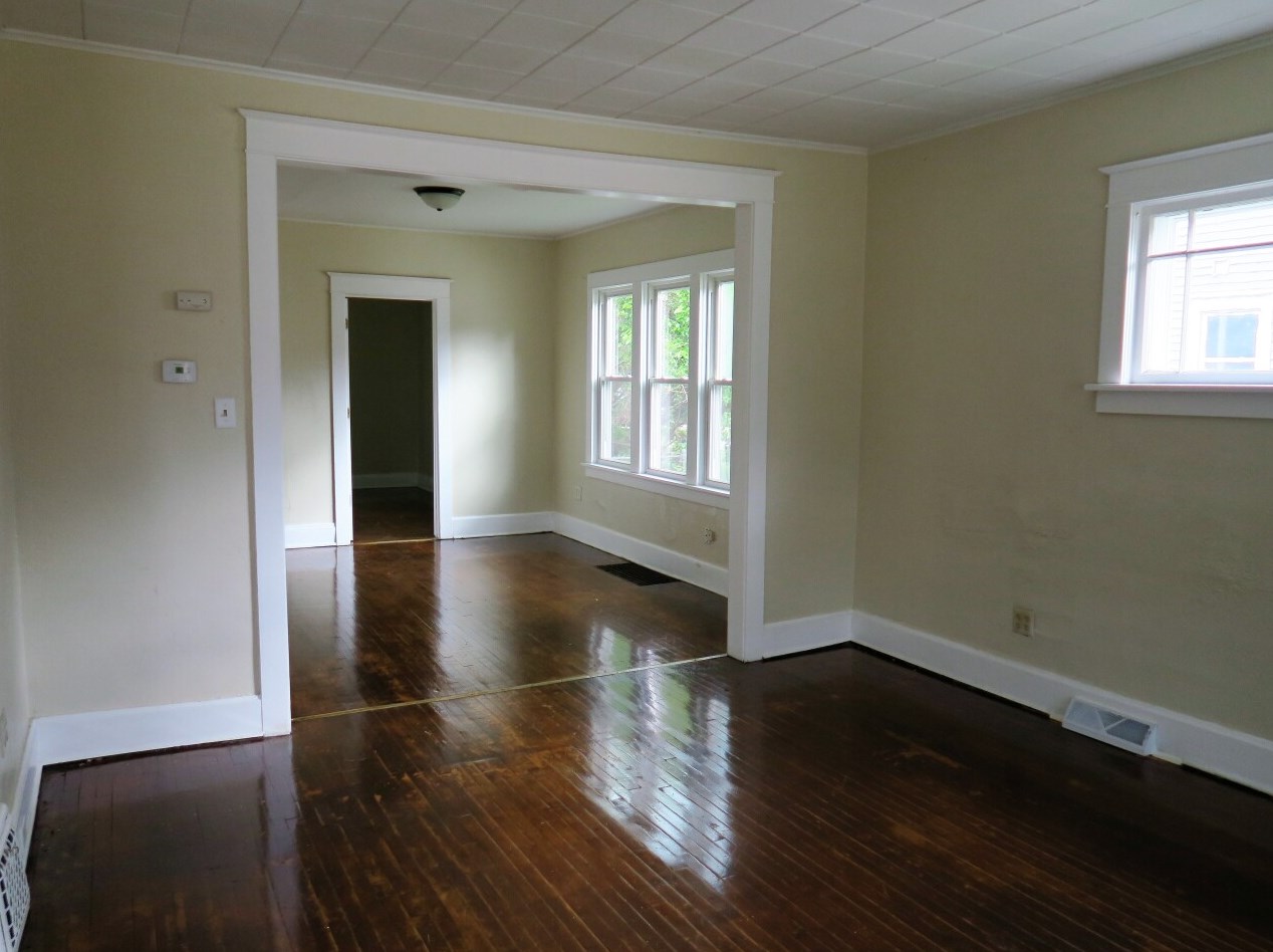 6437 22nd Ave, Kenosha WI 53143-1218 exterior