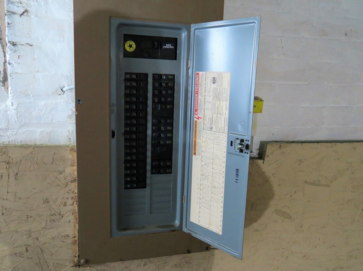 6437 22nd Ave, Kenosha WI 53143-1218 exterior