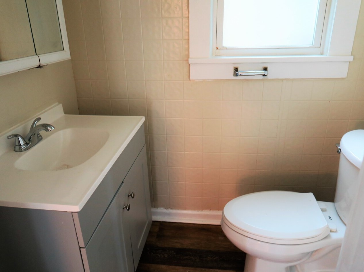 6437 22nd Ave, Kenosha WI 53143-1218 exterior