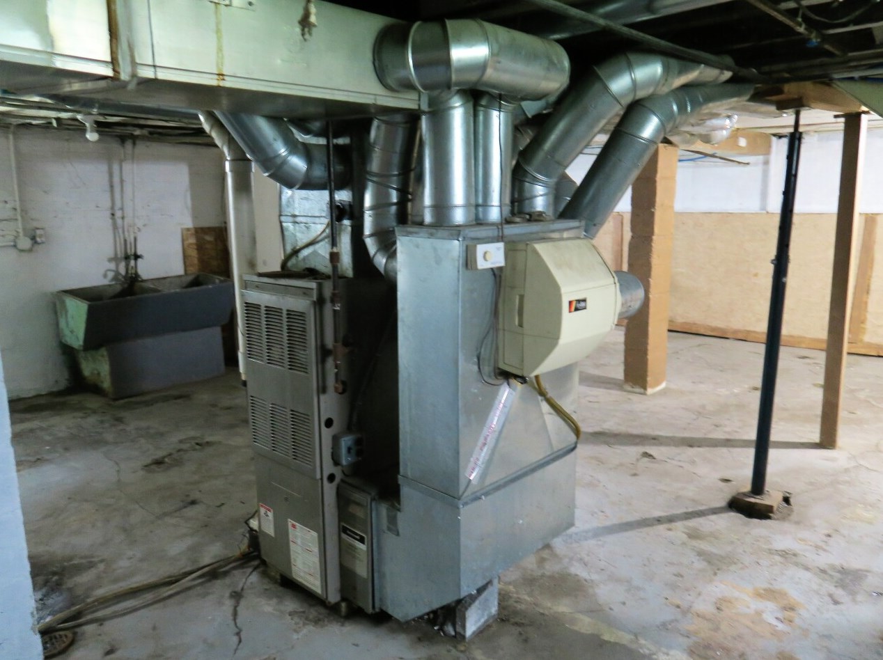 6437 22nd Ave, Kenosha WI 53143-1218 exterior