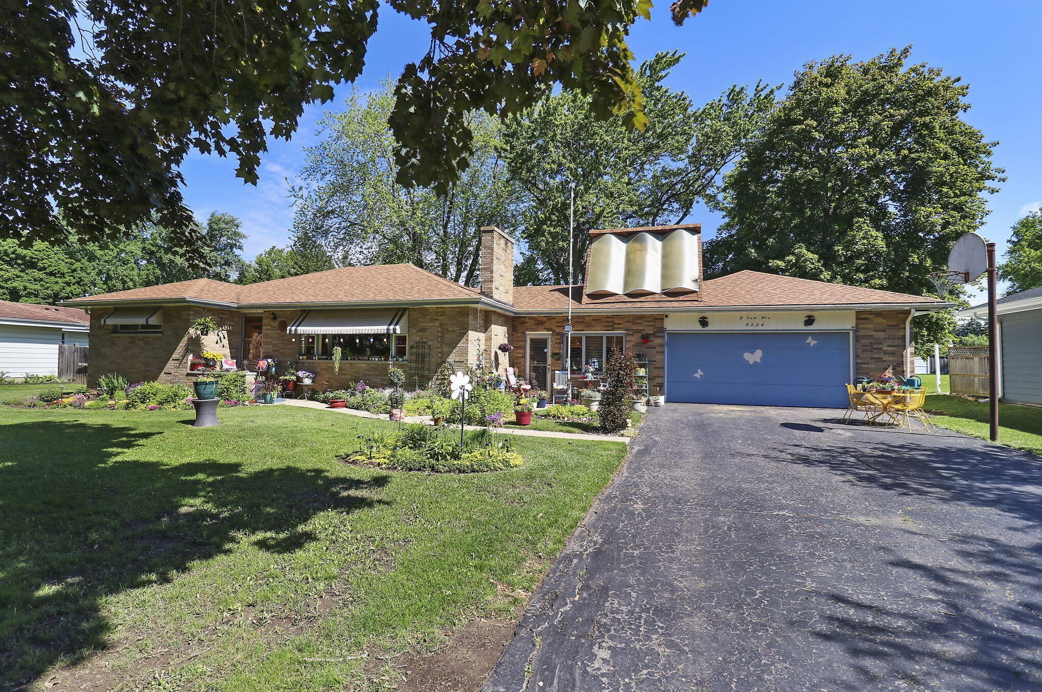 5224 85th St, Kenosha, WI 53158