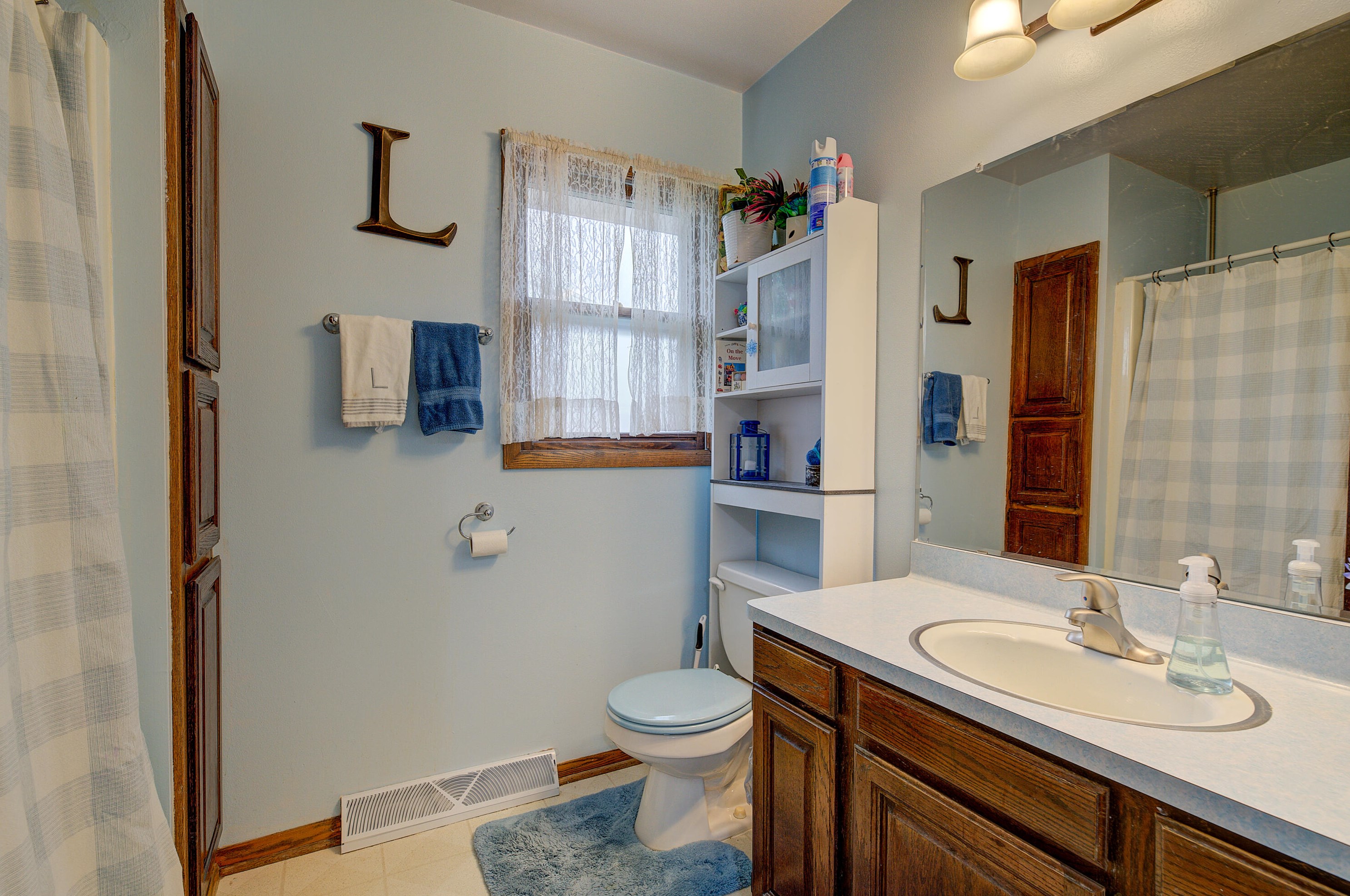 395 Park Hill Dr, Pewaukee WI 53072-2452 exterior