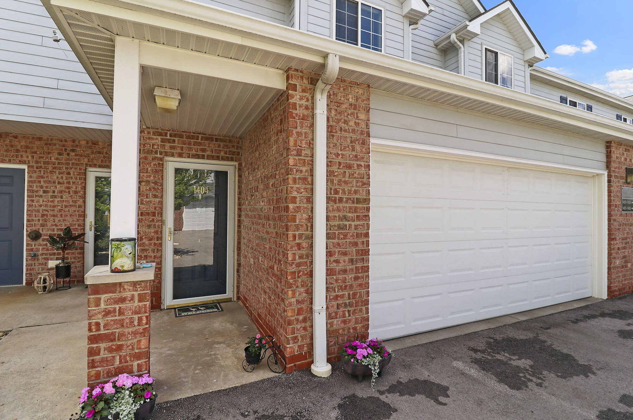 7407 Granite Way #1404, Racine, WI 53406