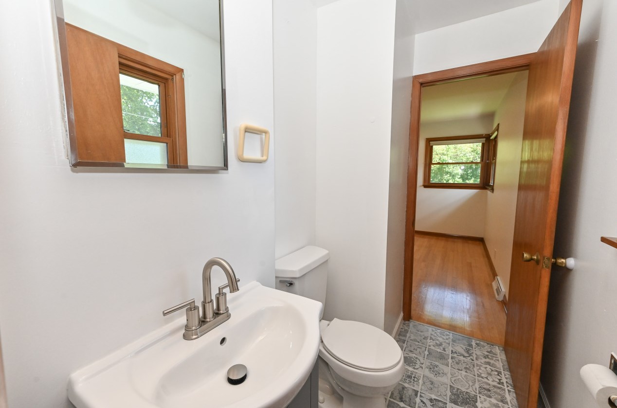 800 Abbott Ave, Milwaukee WI 53221-3433 exterior