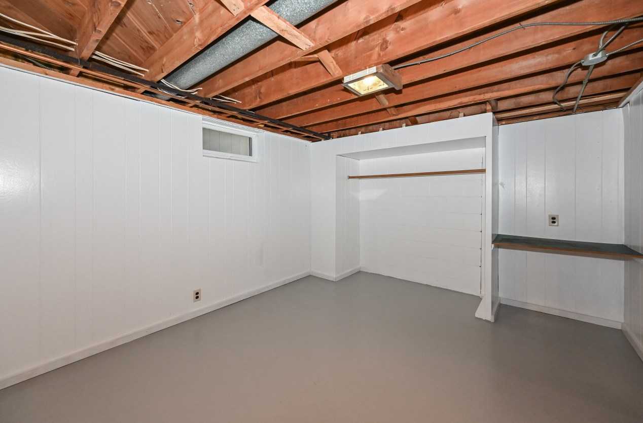 800 Abbott Ave, Milwaukee WI 53221-3433 exterior