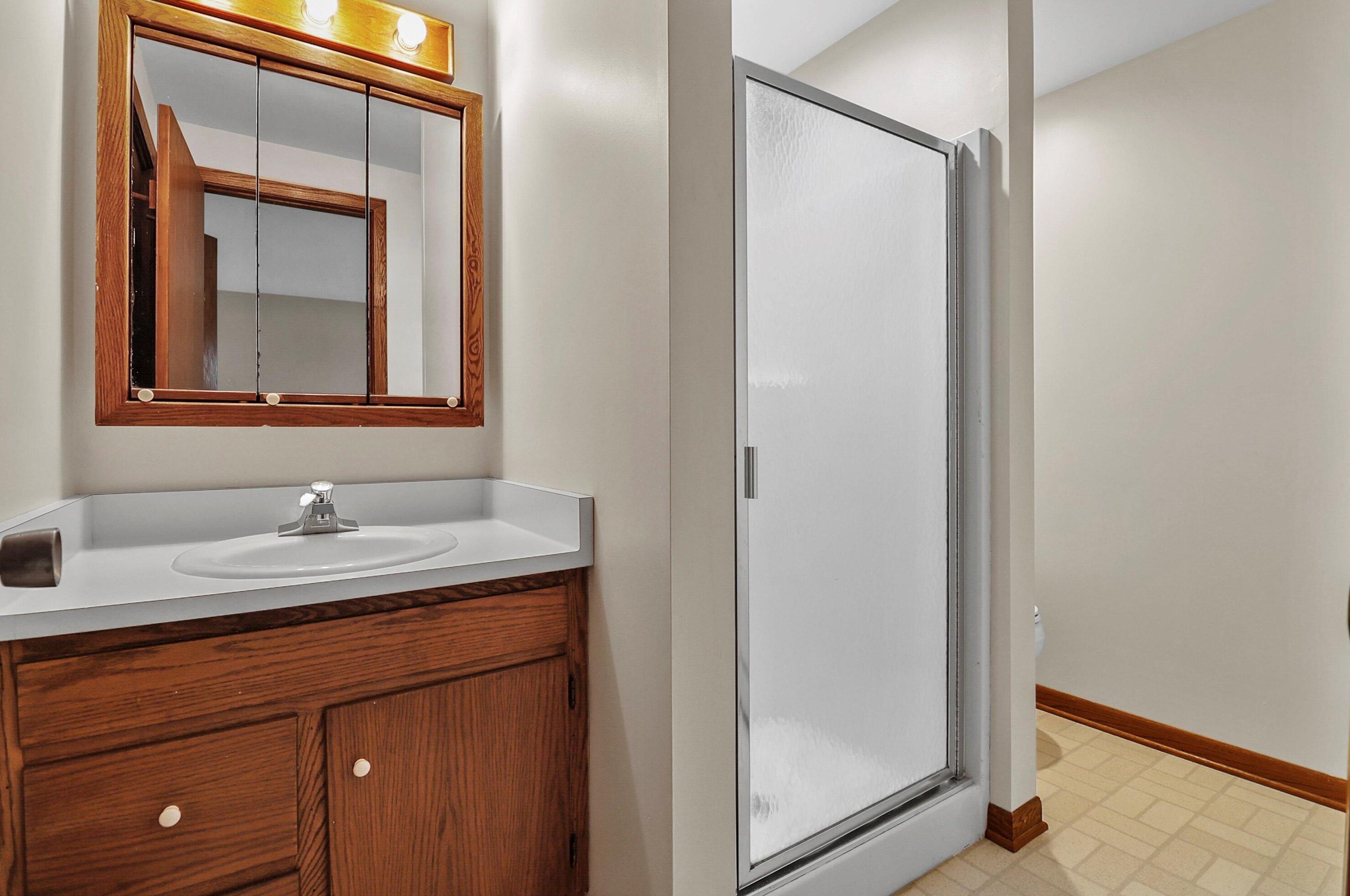 5044 Hearthside Ln, Racine WI 53402-2154 exterior