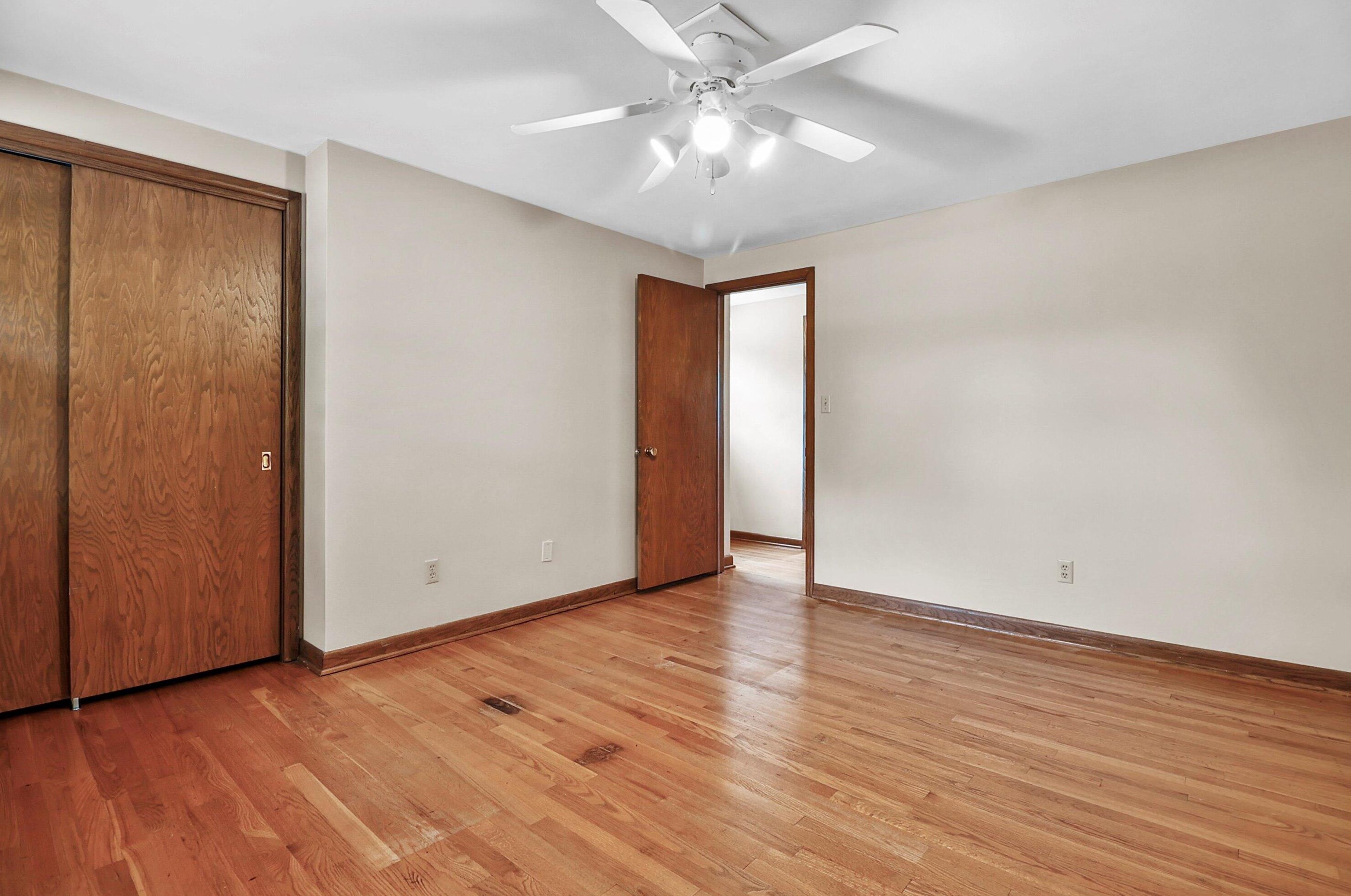 5044 Hearthside Ln, Racine WI 53402-2154 exterior