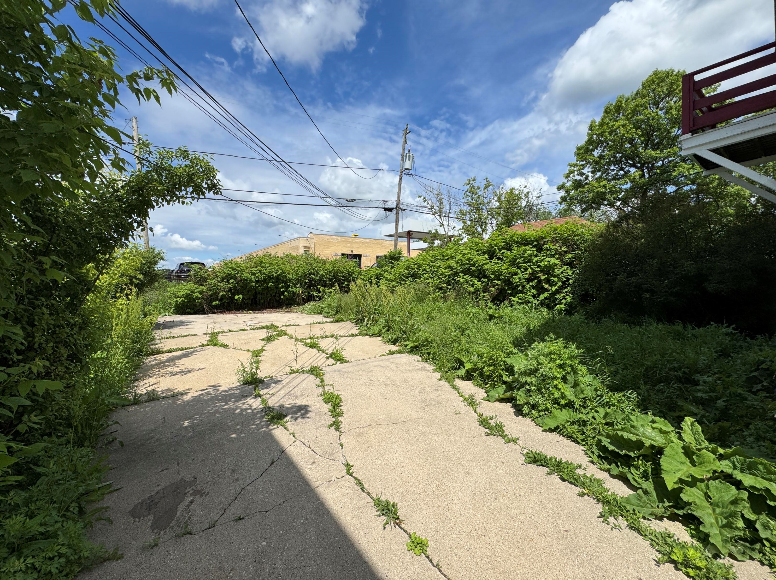 4445 30, Milwaukee WI 53208-4209 exterior