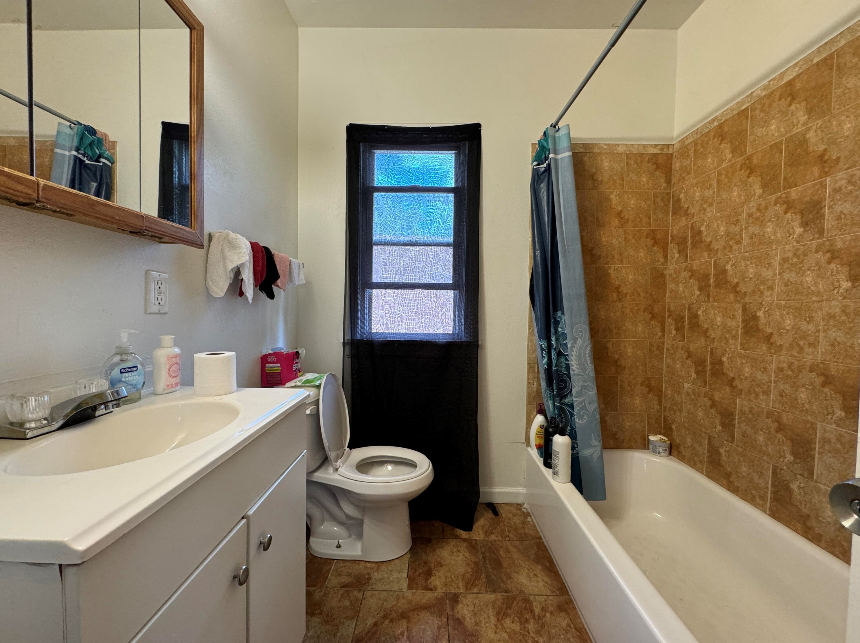 4445 30, Milwaukee WI 53208-4209 exterior