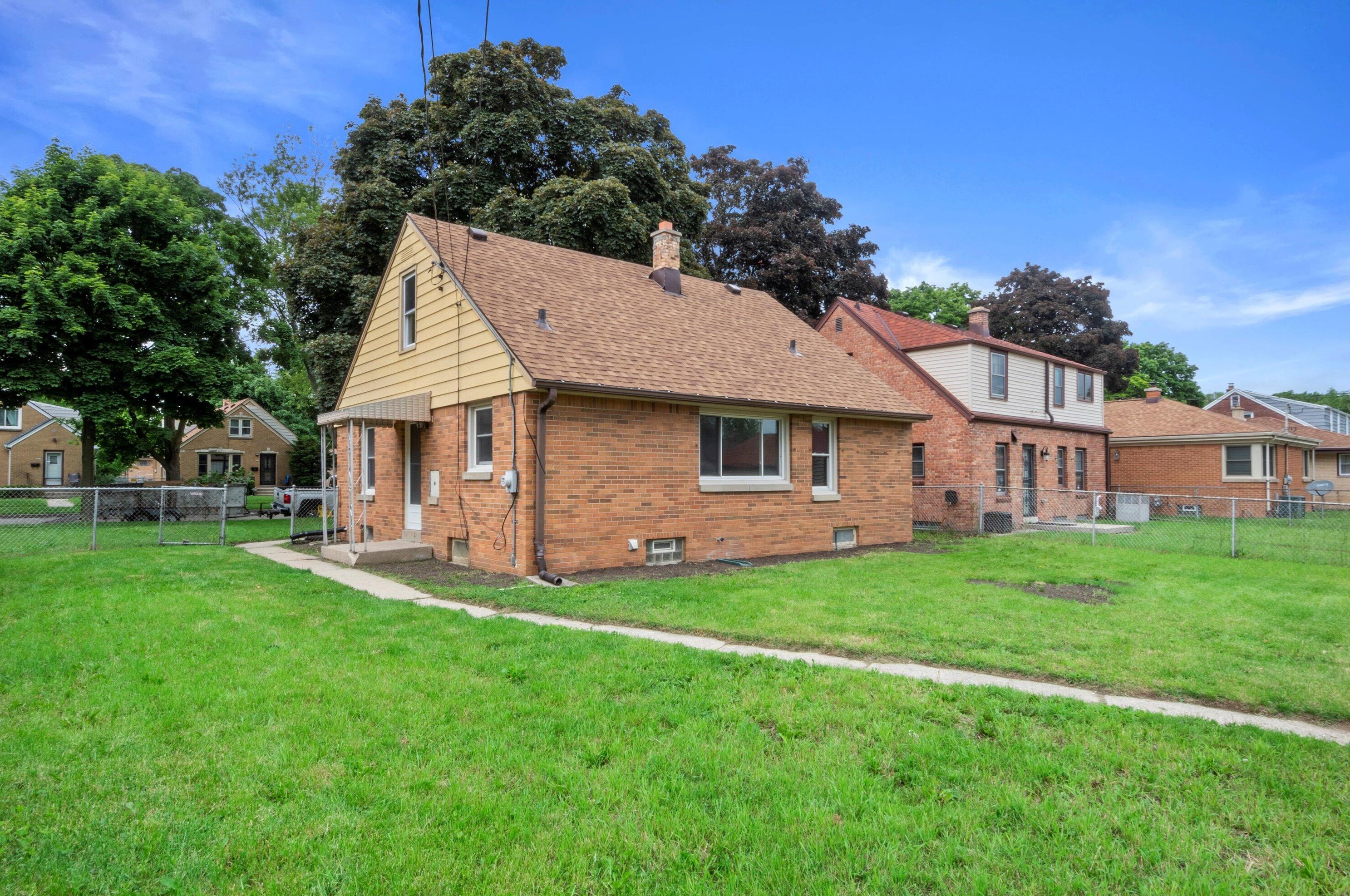 4912 66, Milwaukee WI 53218-4034 exterior