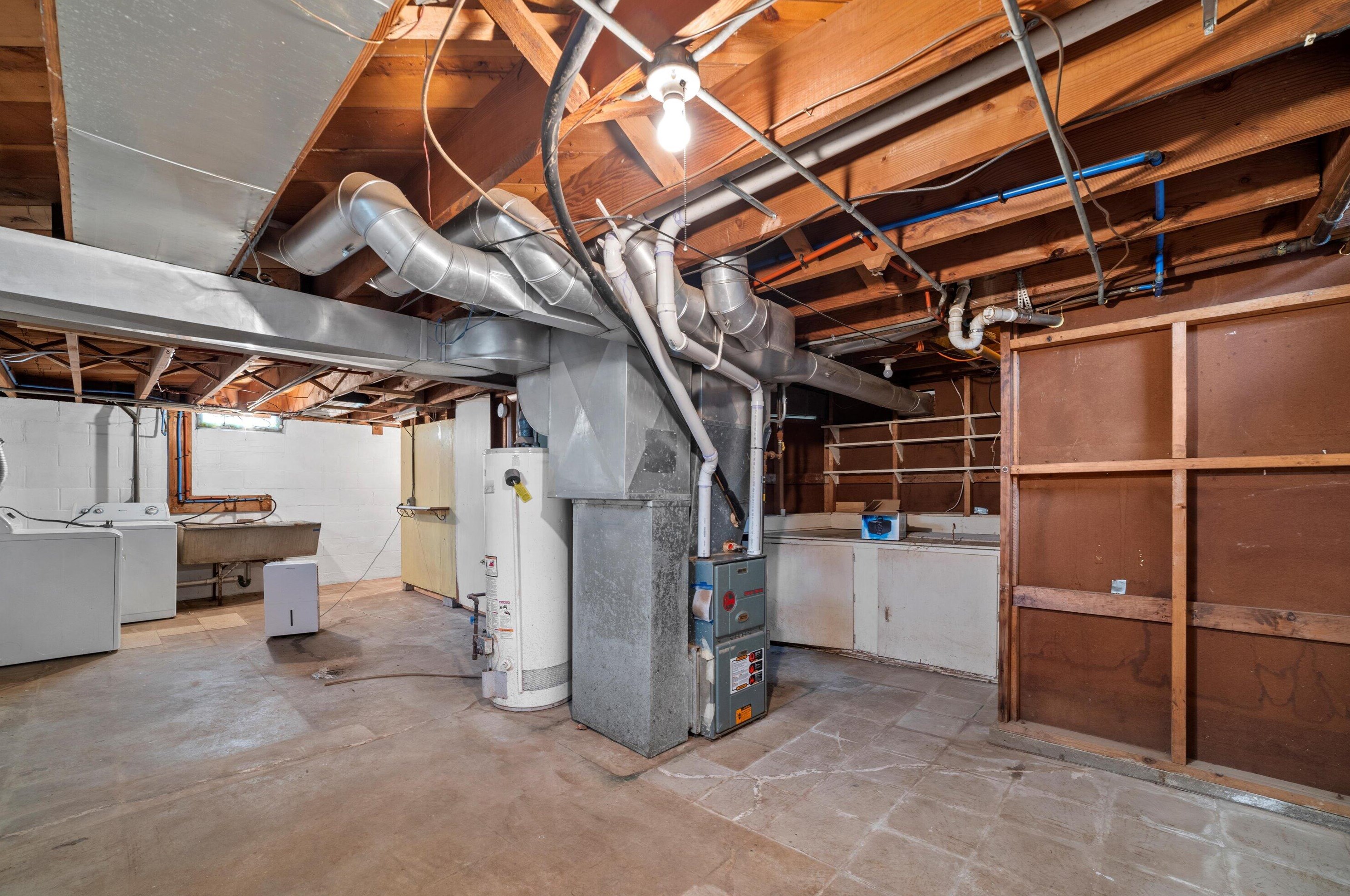 4912 66, Milwaukee WI 53218-4034 exterior