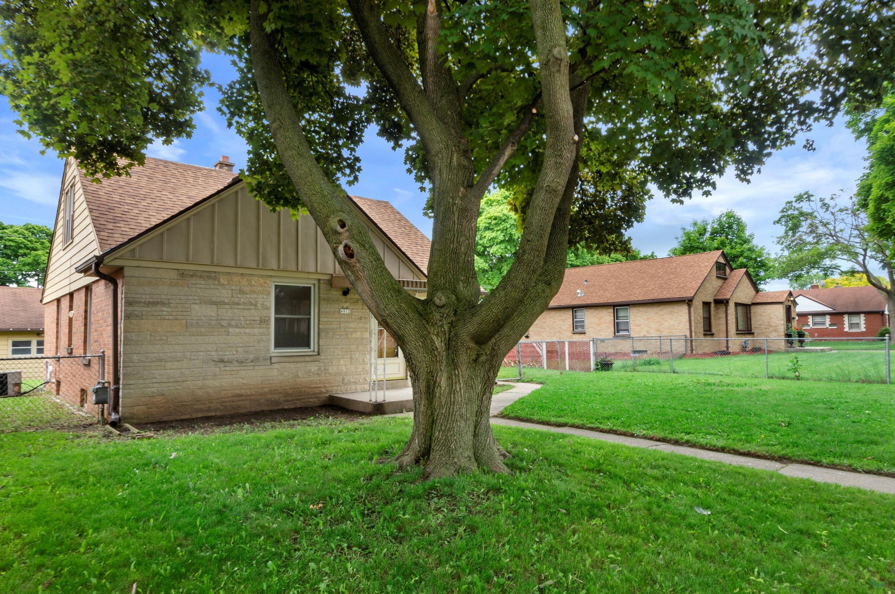 4912 66, Milwaukee WI 53218-4034 exterior