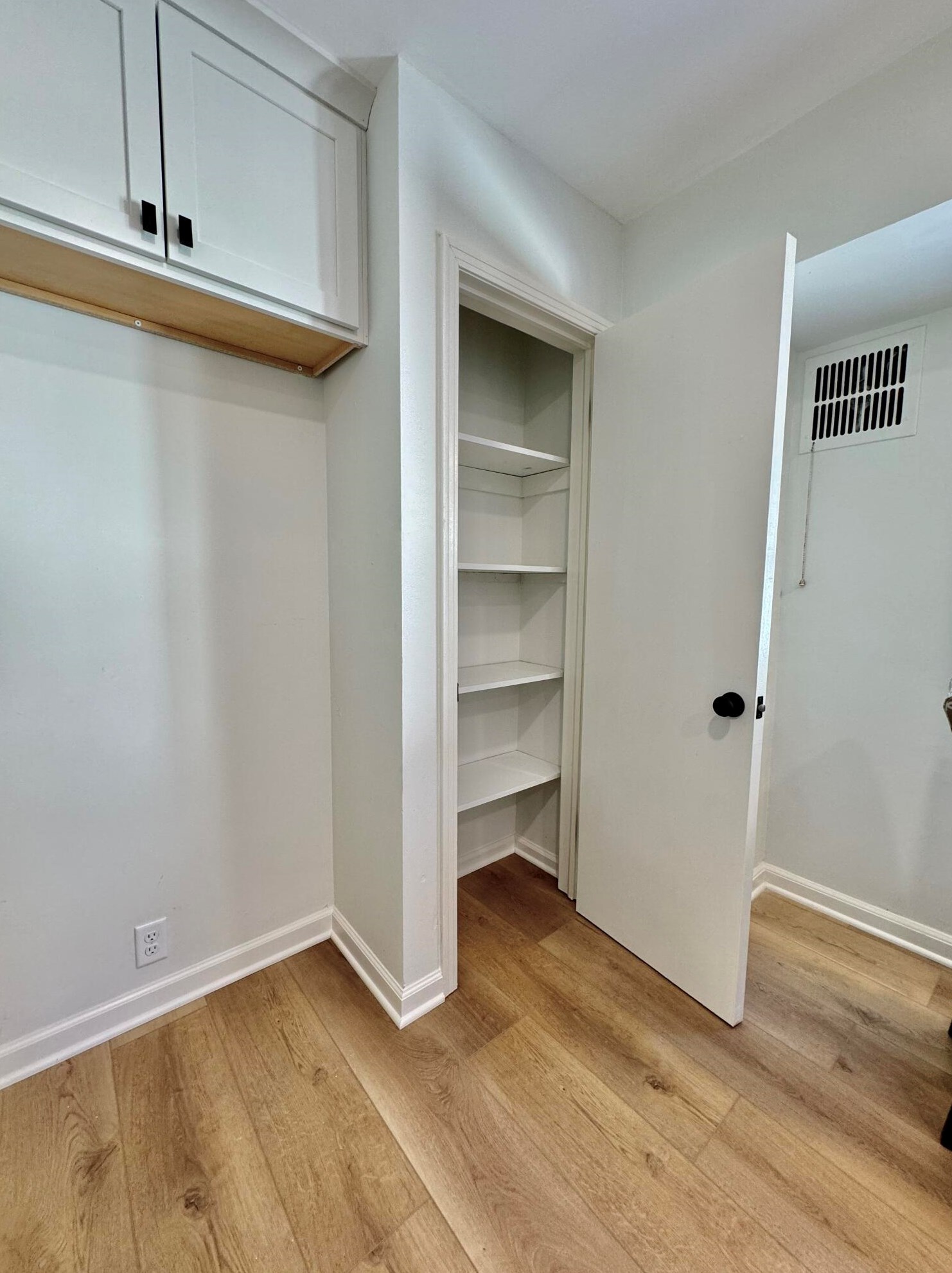 2652 86, Milwaukee WI 53222-4722 exterior