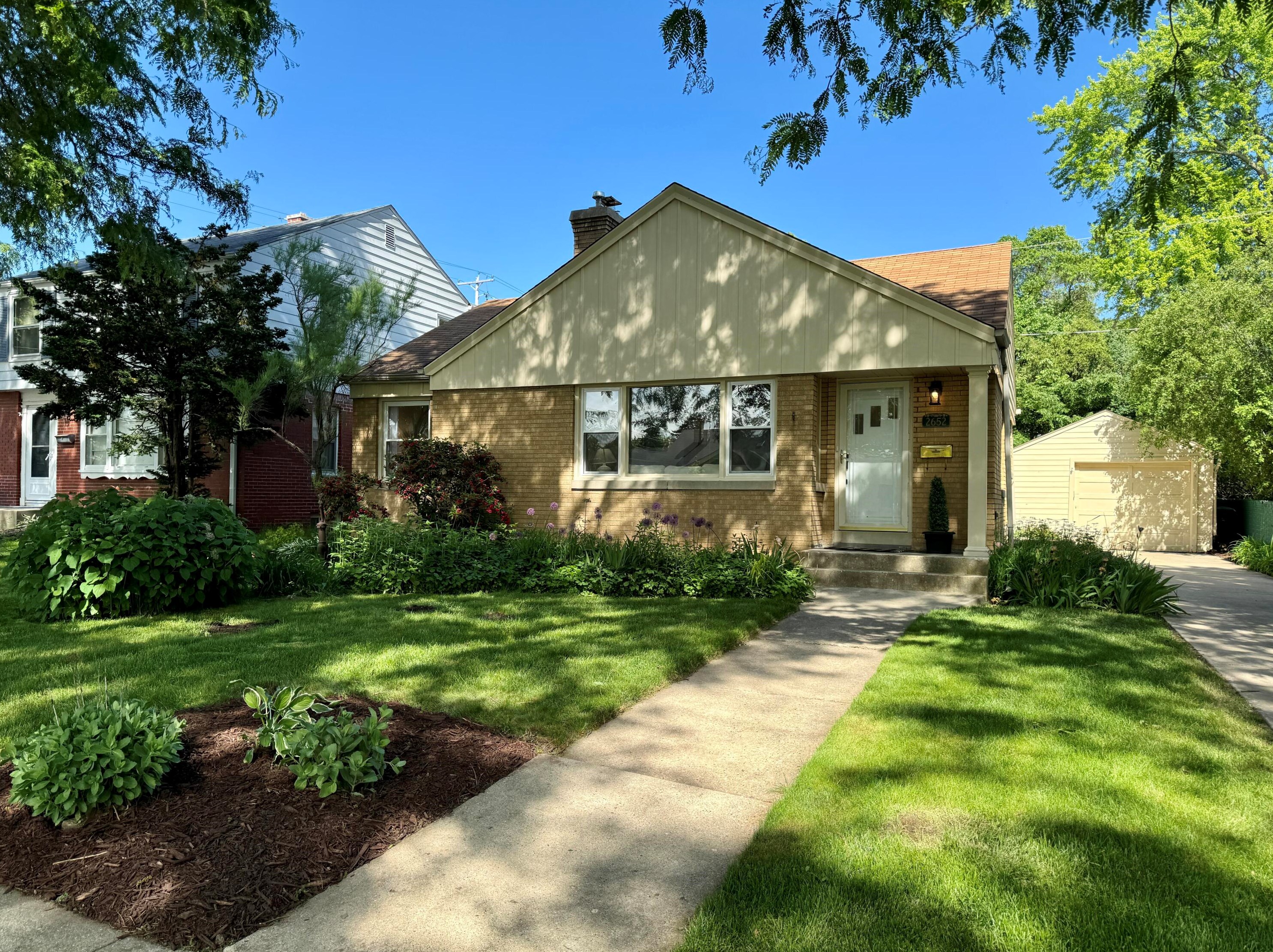 2652 86, Milwaukee WI 53222-4722 exterior