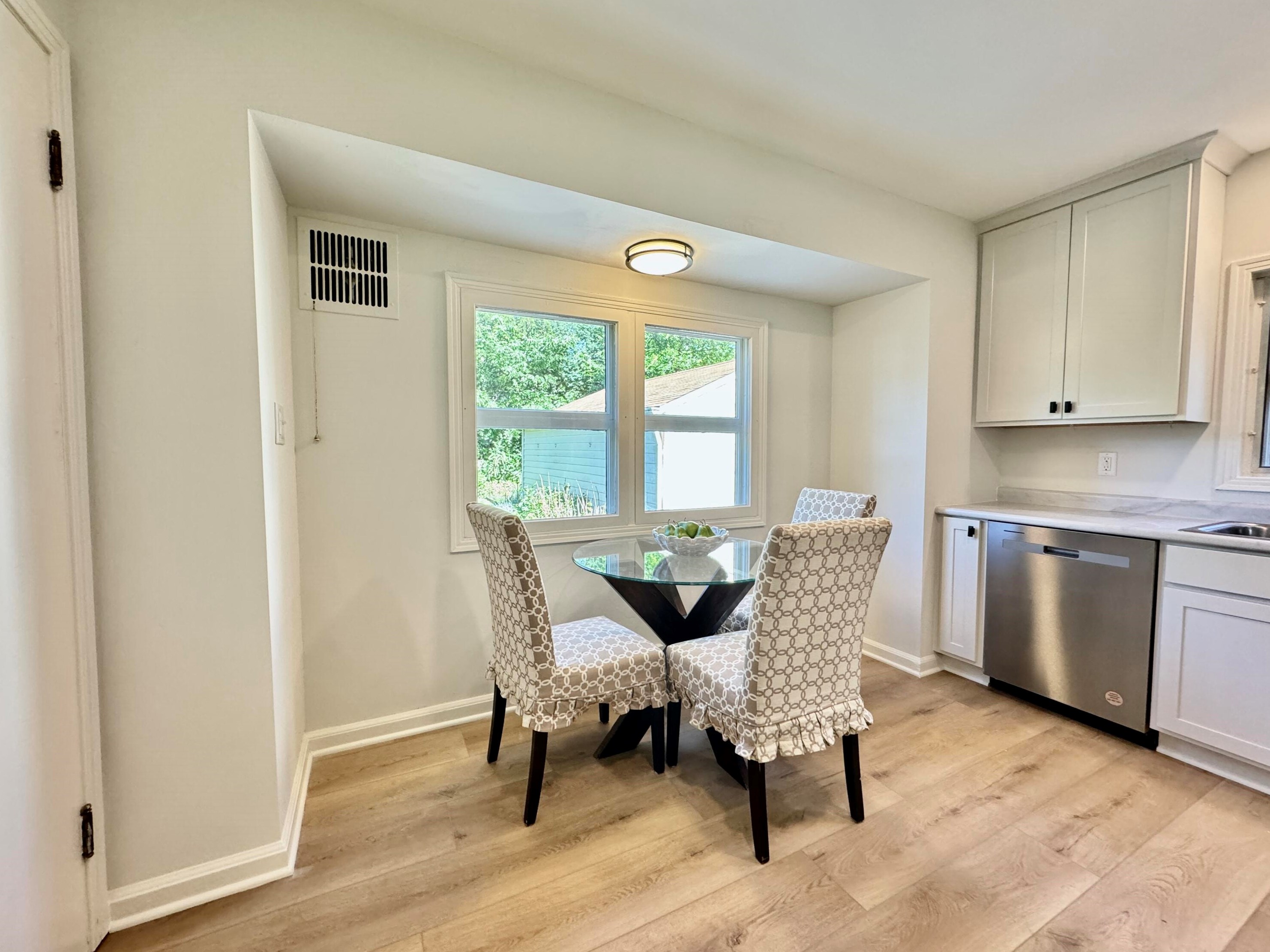 2652 86, Milwaukee WI 53222-4722 exterior