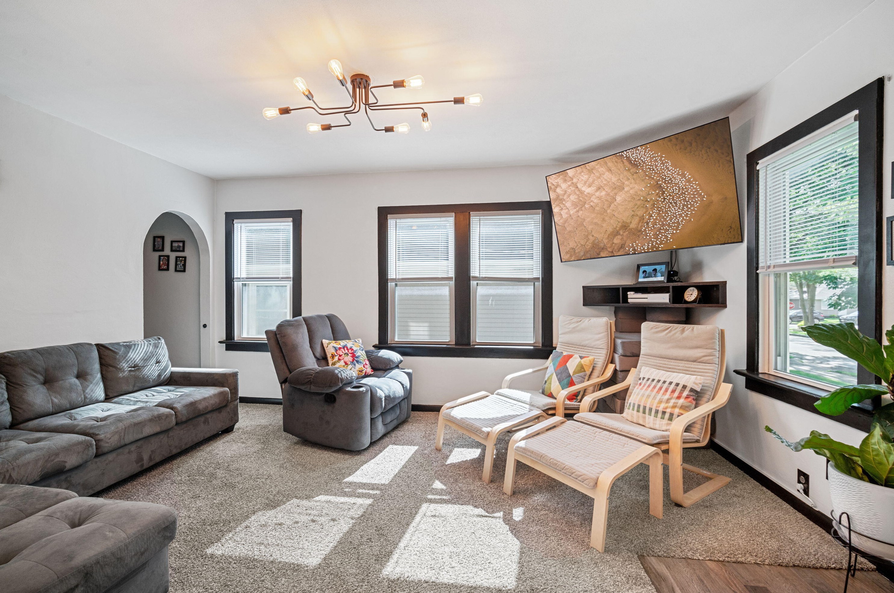 1908 Brad St, Waukesha, WI 53188-2828