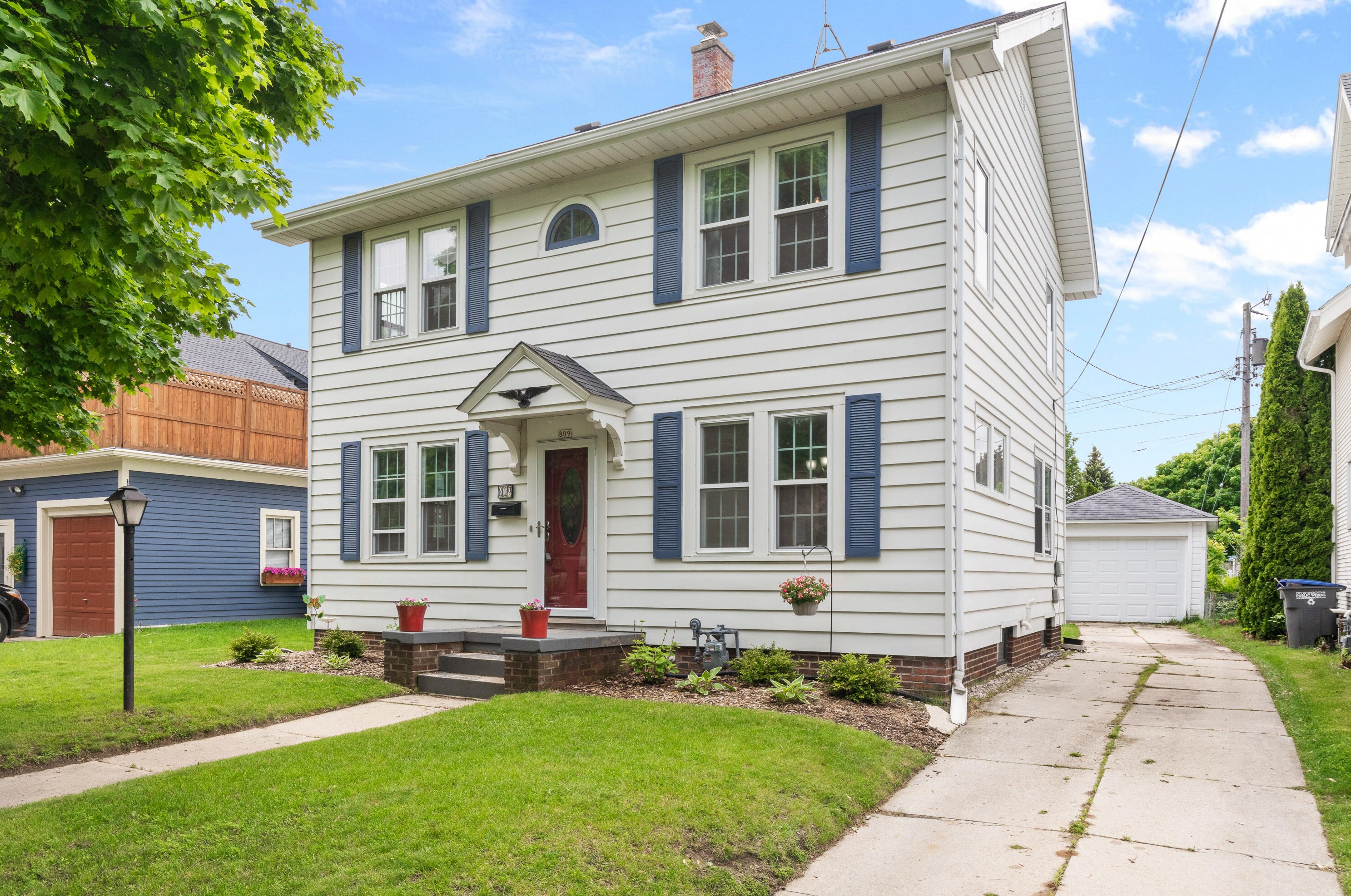 809 Bell Ave, Sheboygan, WI 53083-4946