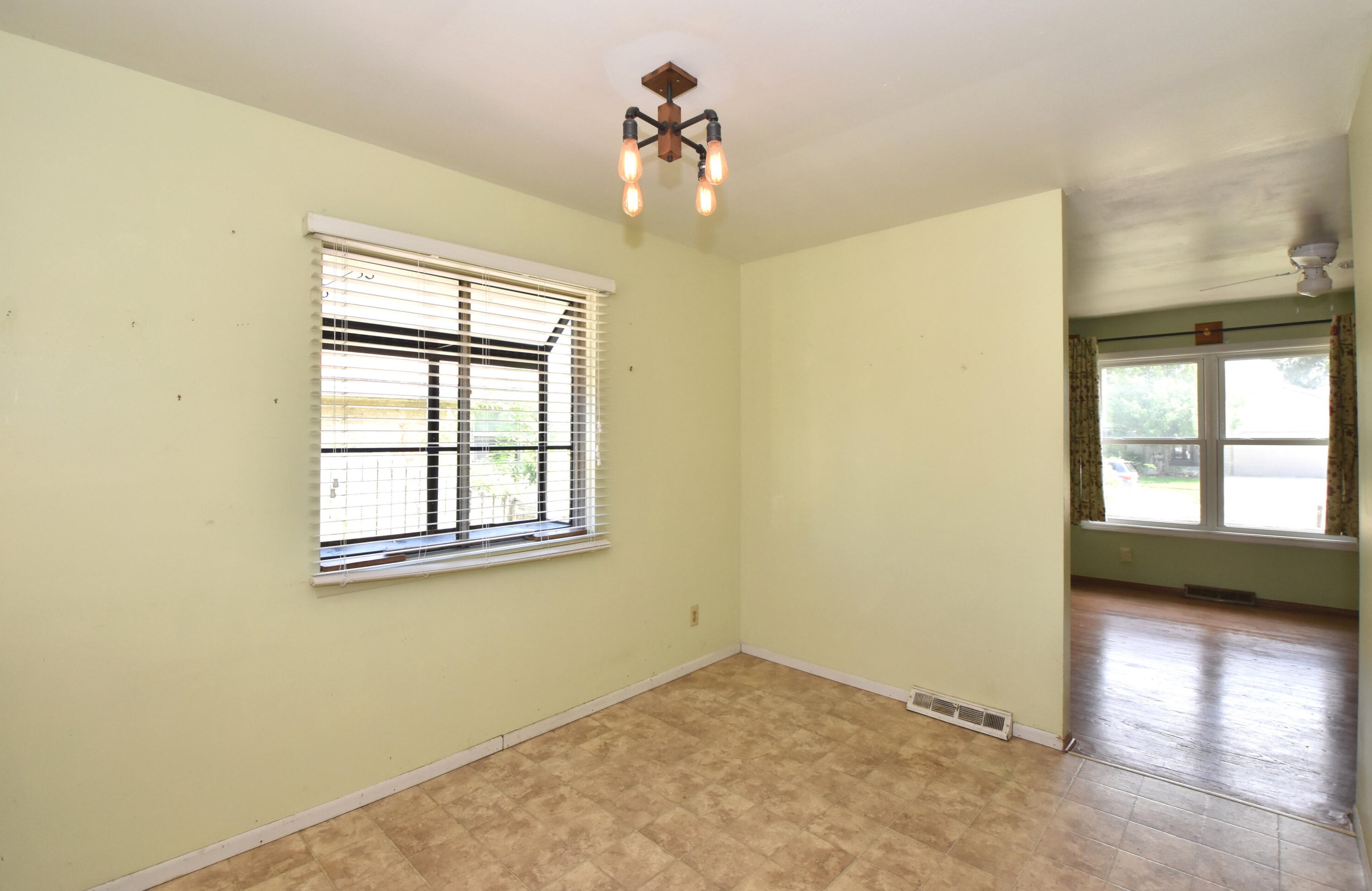 5808 67 St, Kenosha WI 53143-4958 exterior