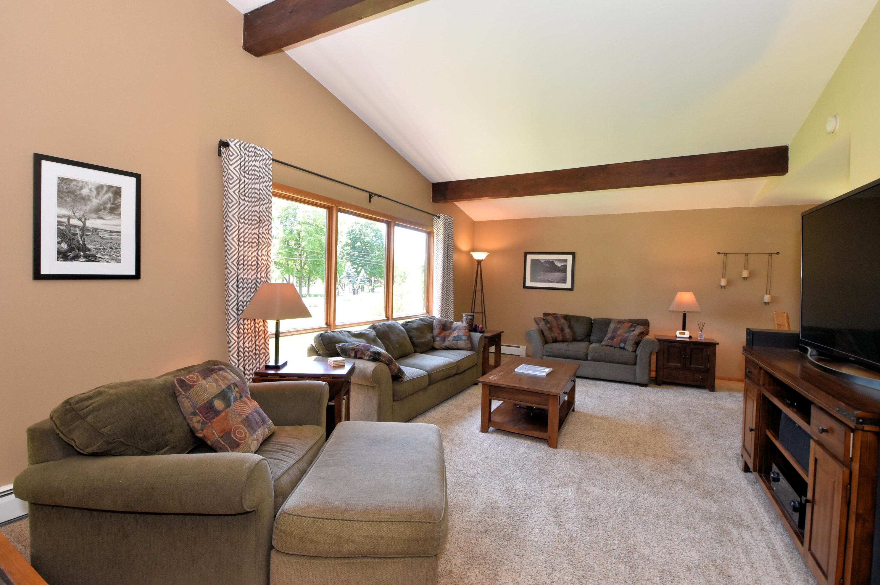 15020 Small Rd, Waukesha, WI 53151-7946