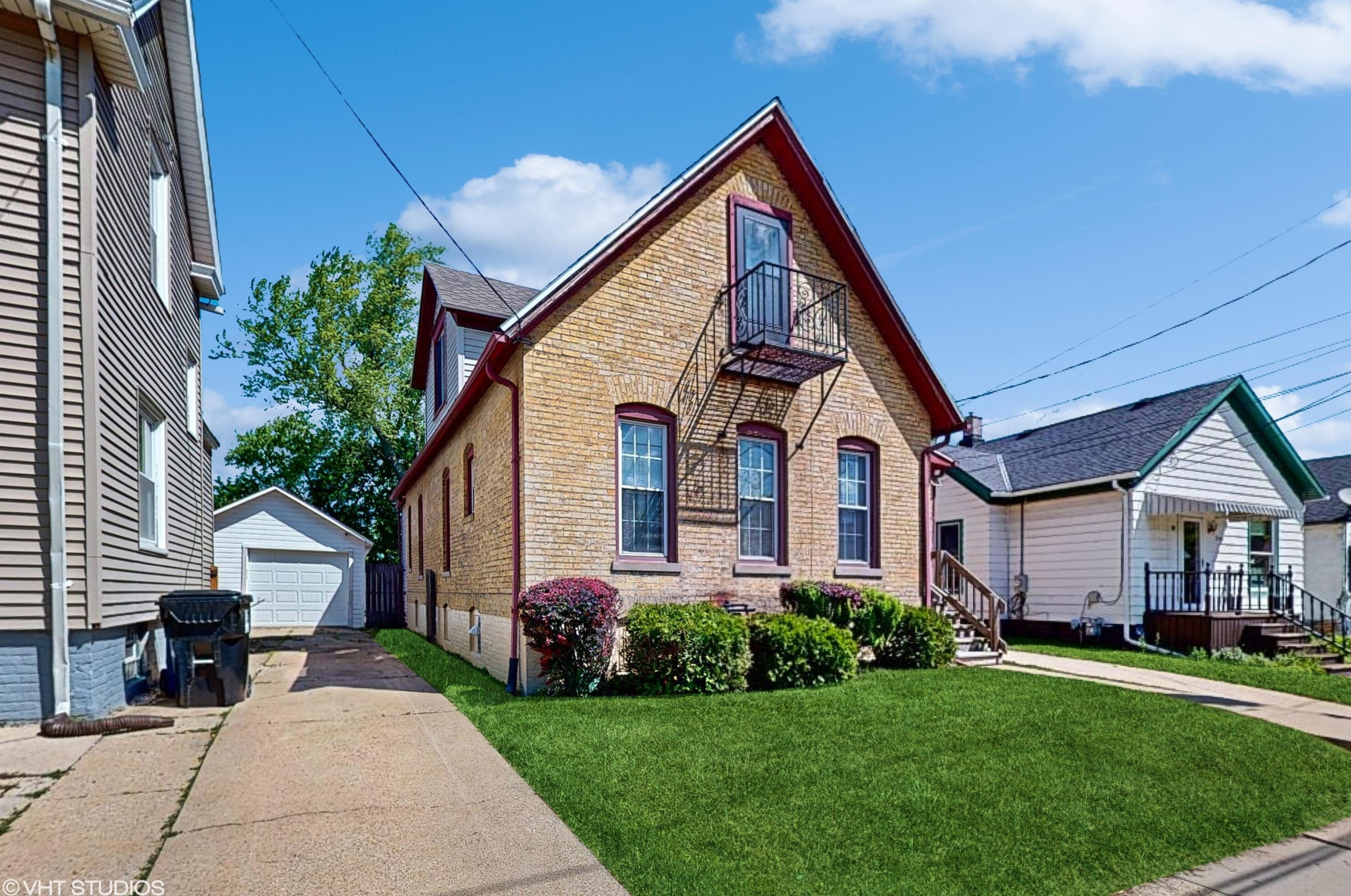 2102 Carmel Ave, Racine, WI 53405-2630