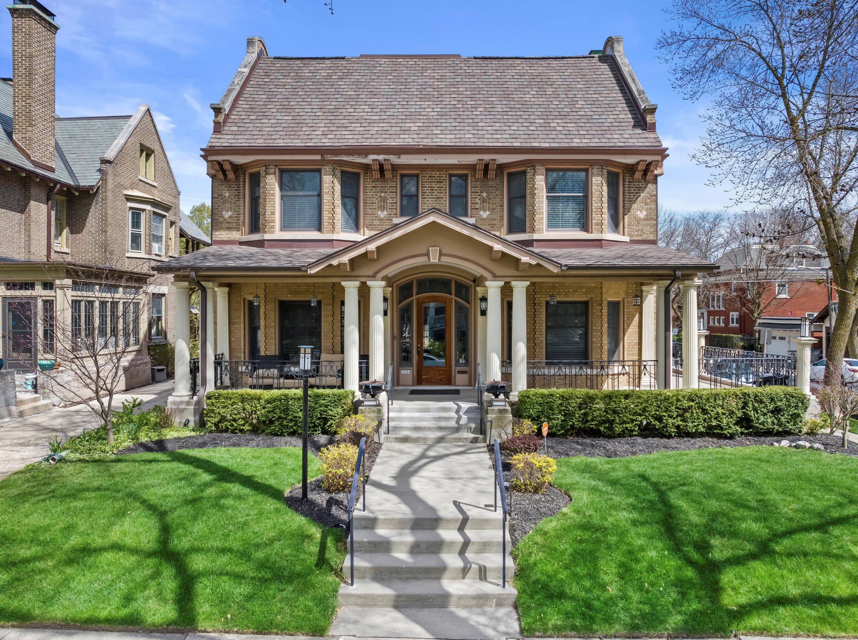 3004 Hackett Ave, Milwaukee WI 53211-3444 exterior