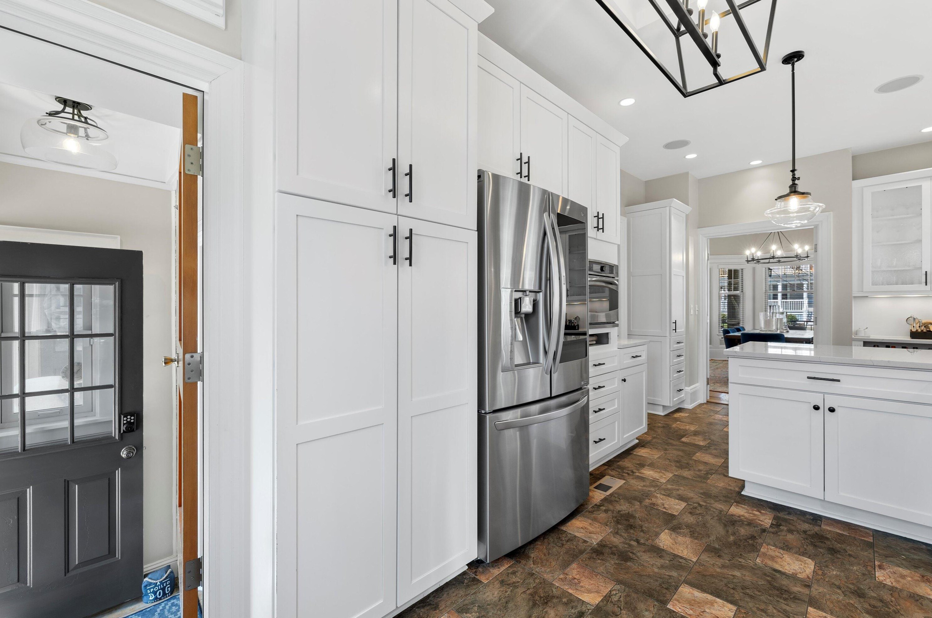 3004 Hackett Ave, Milwaukee WI 53211-3444 exterior