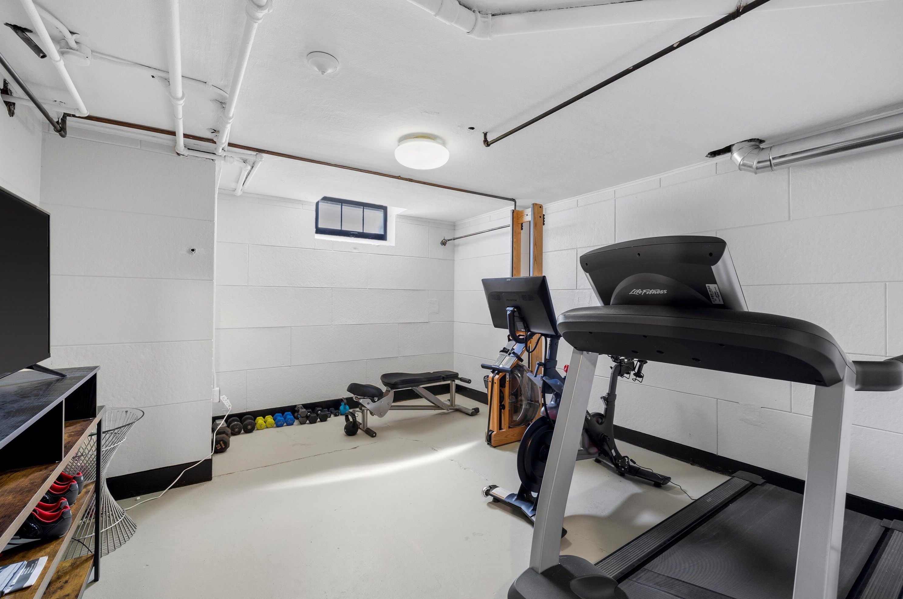 3004 Hackett Ave, Milwaukee WI 53211-3444 exterior