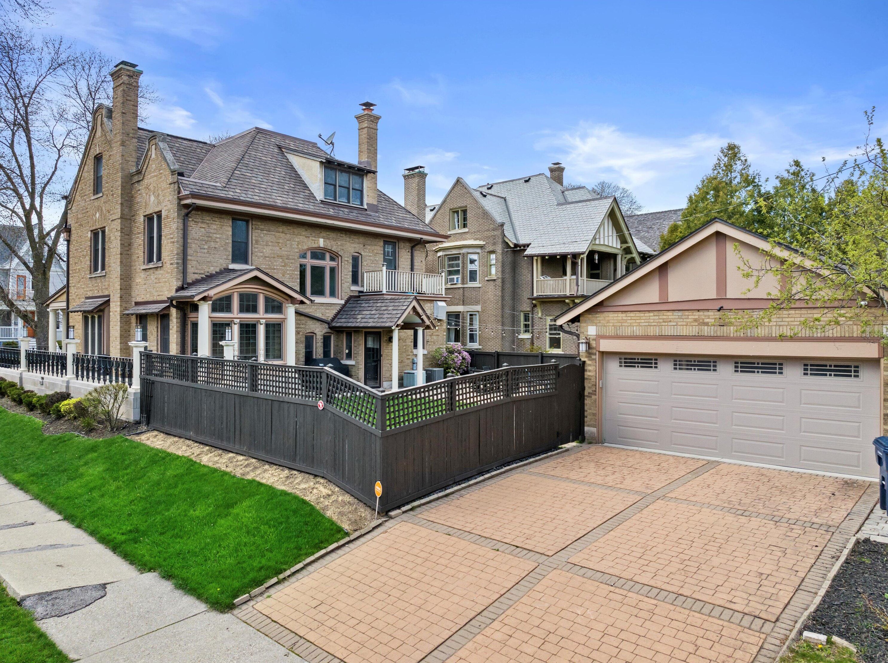 3004 Hackett Ave, Milwaukee WI 53211-3444 exterior