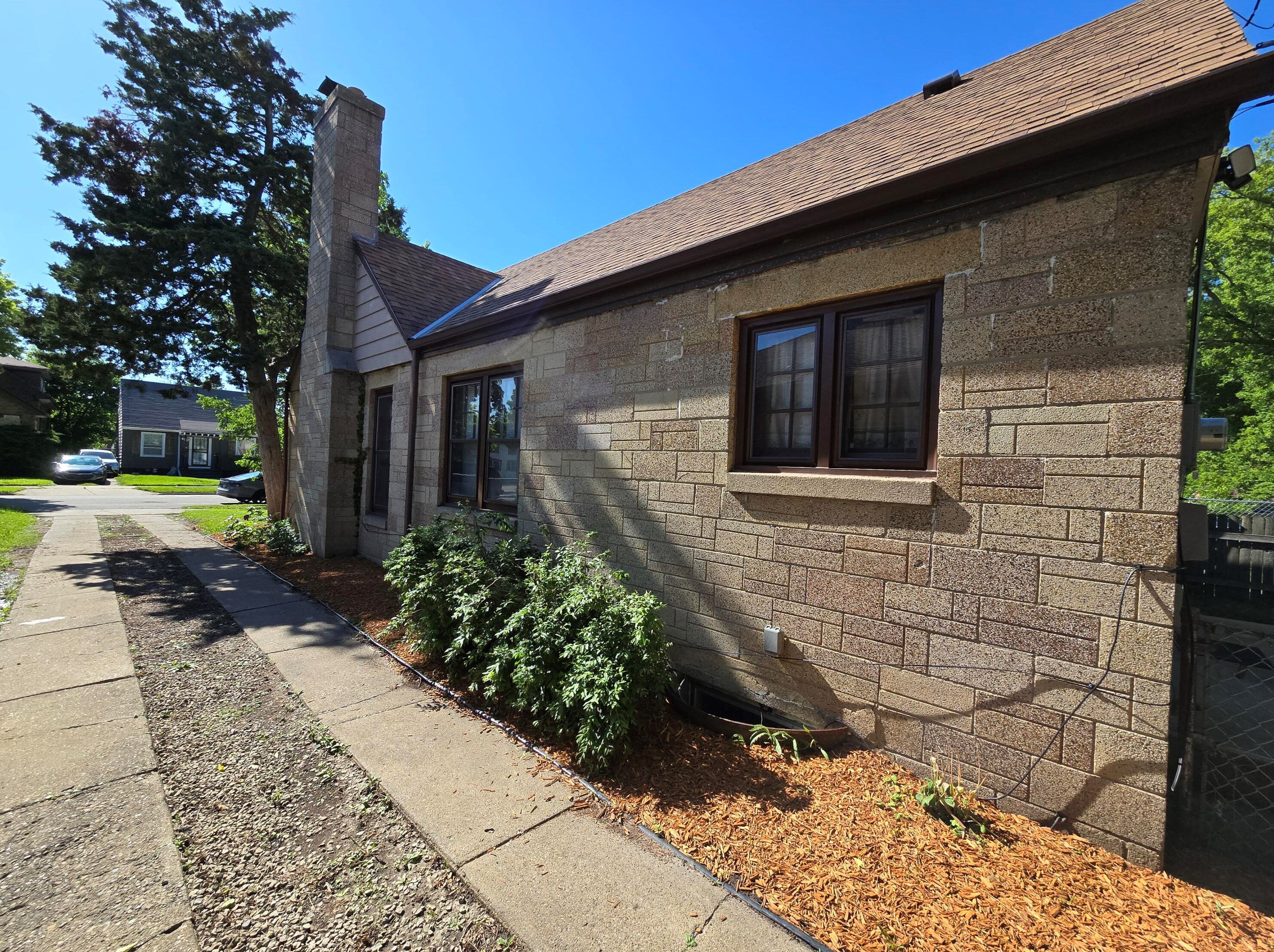 4508 26th St, Milwaukee, WI 53209-6106