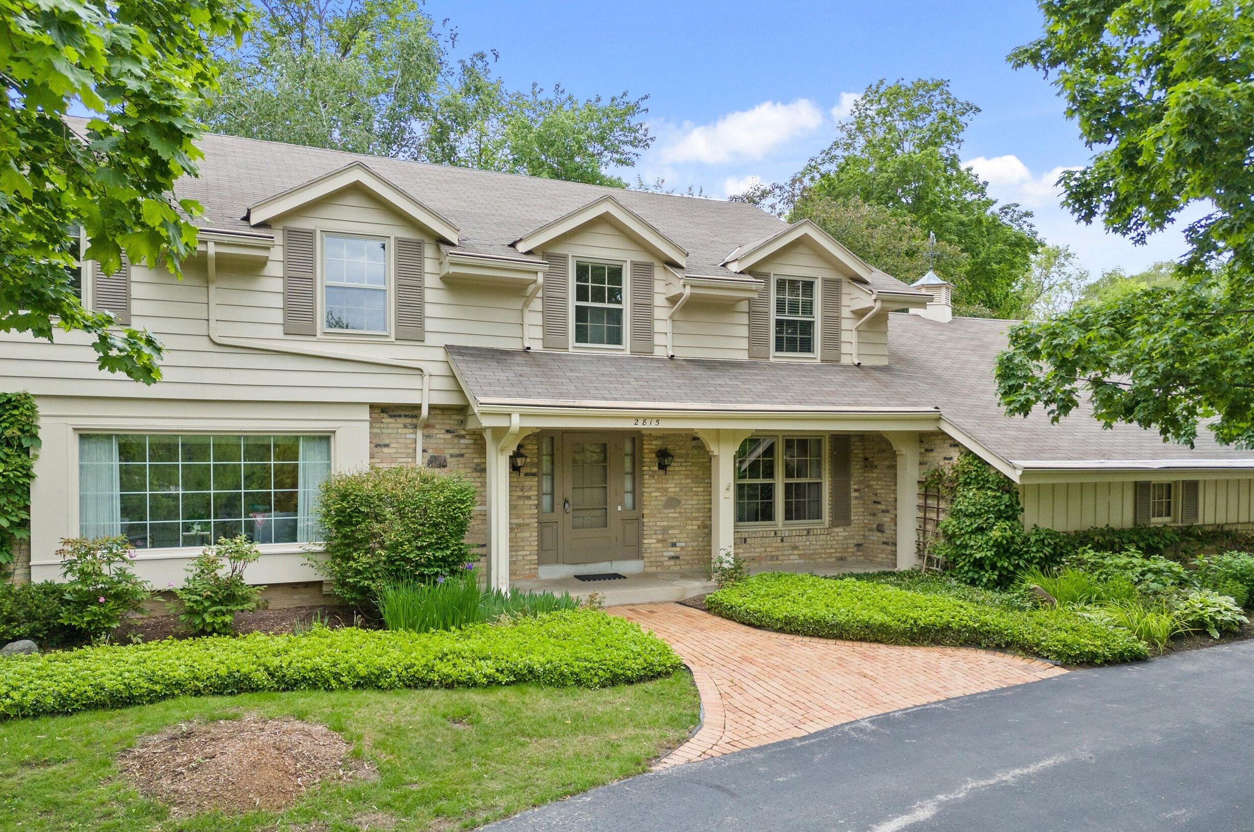 2815 Woodbridge Ct, Brookfield, WI 53005-3640