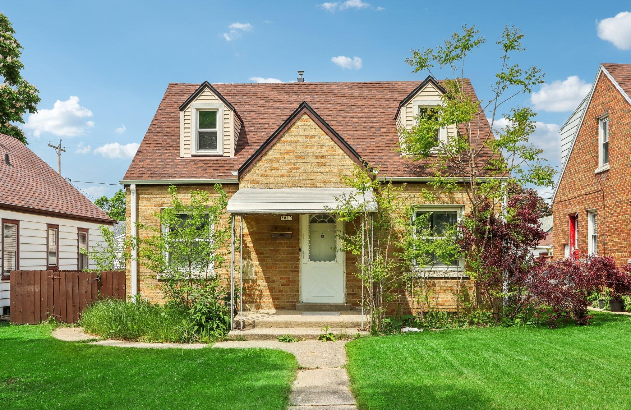 3819 13th St, Milwaukee, WI 53221-1724