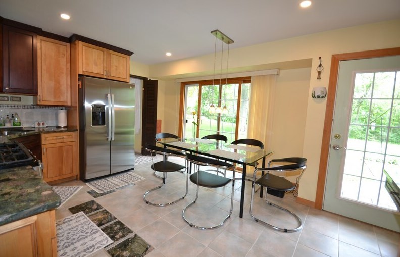 18330 Benington Dr, Brookfield, WI 53045-5419