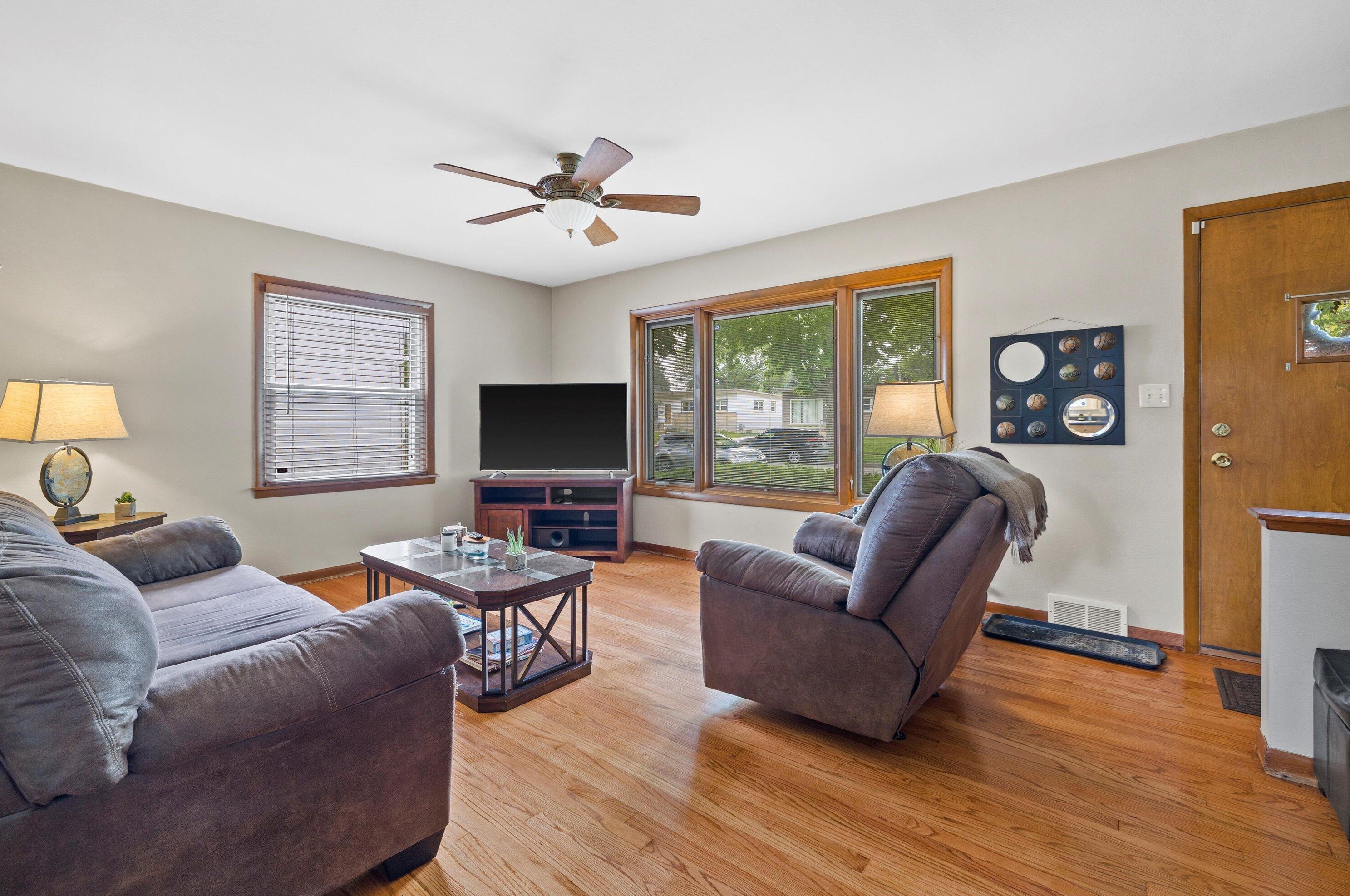 3856 N 83rd St, Milwaukee, WI 53222