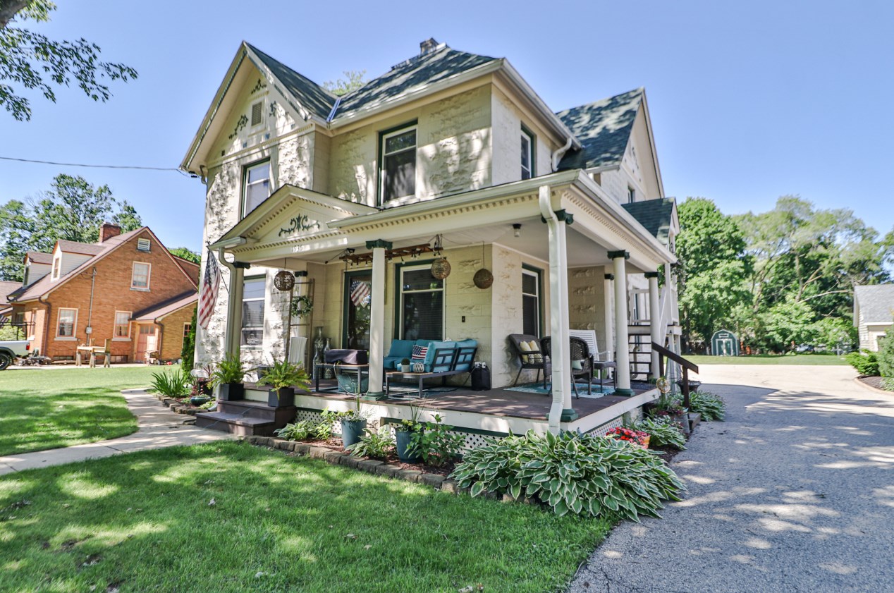1935 Division St, East Troy, WI 53120-1232