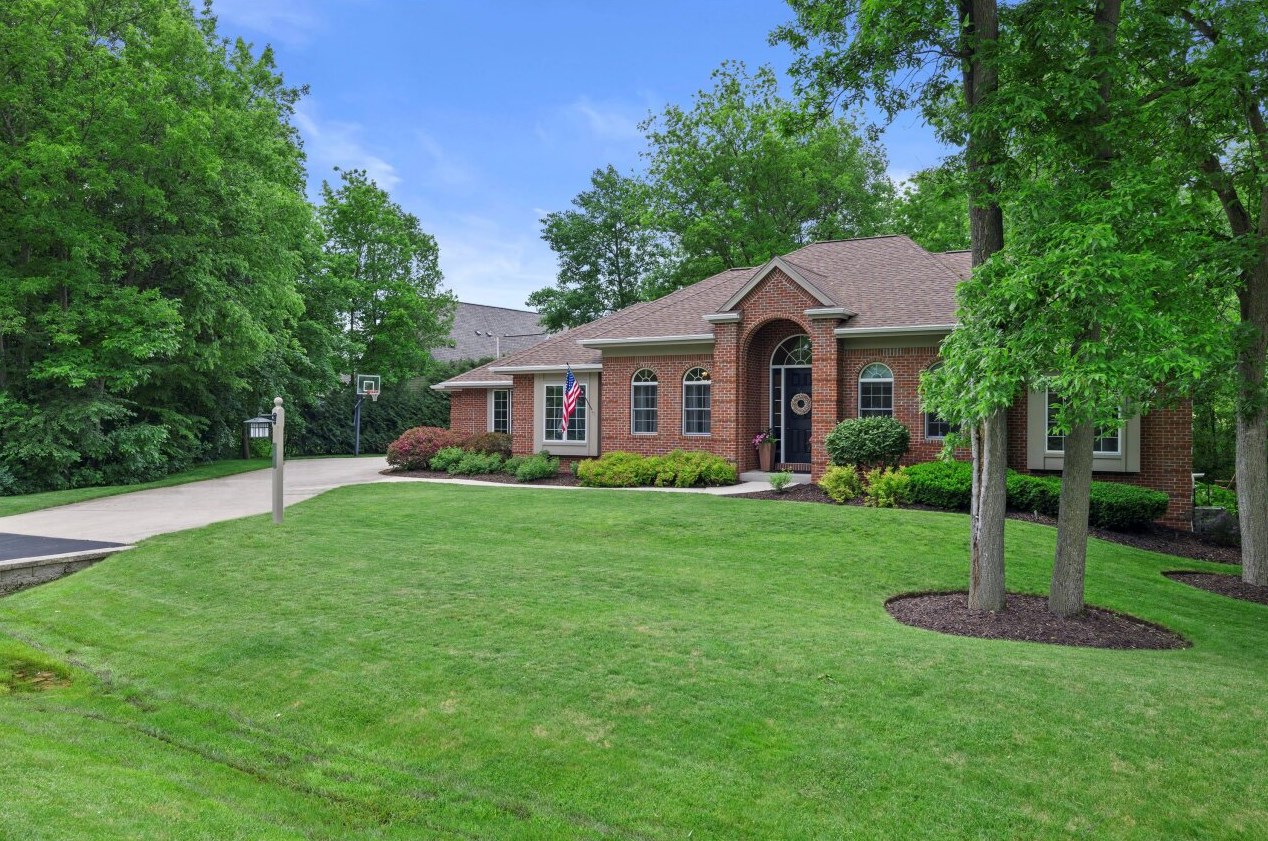 2333 Brookside Dr, Jackson, WI 53037-8913
