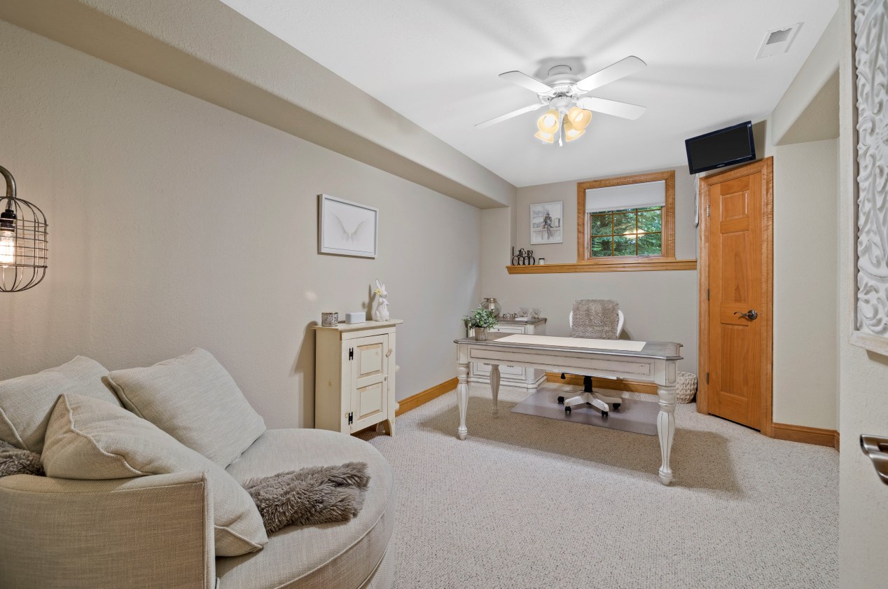 2333 Brookside Dr, Jackson WI 53037-8913 exterior