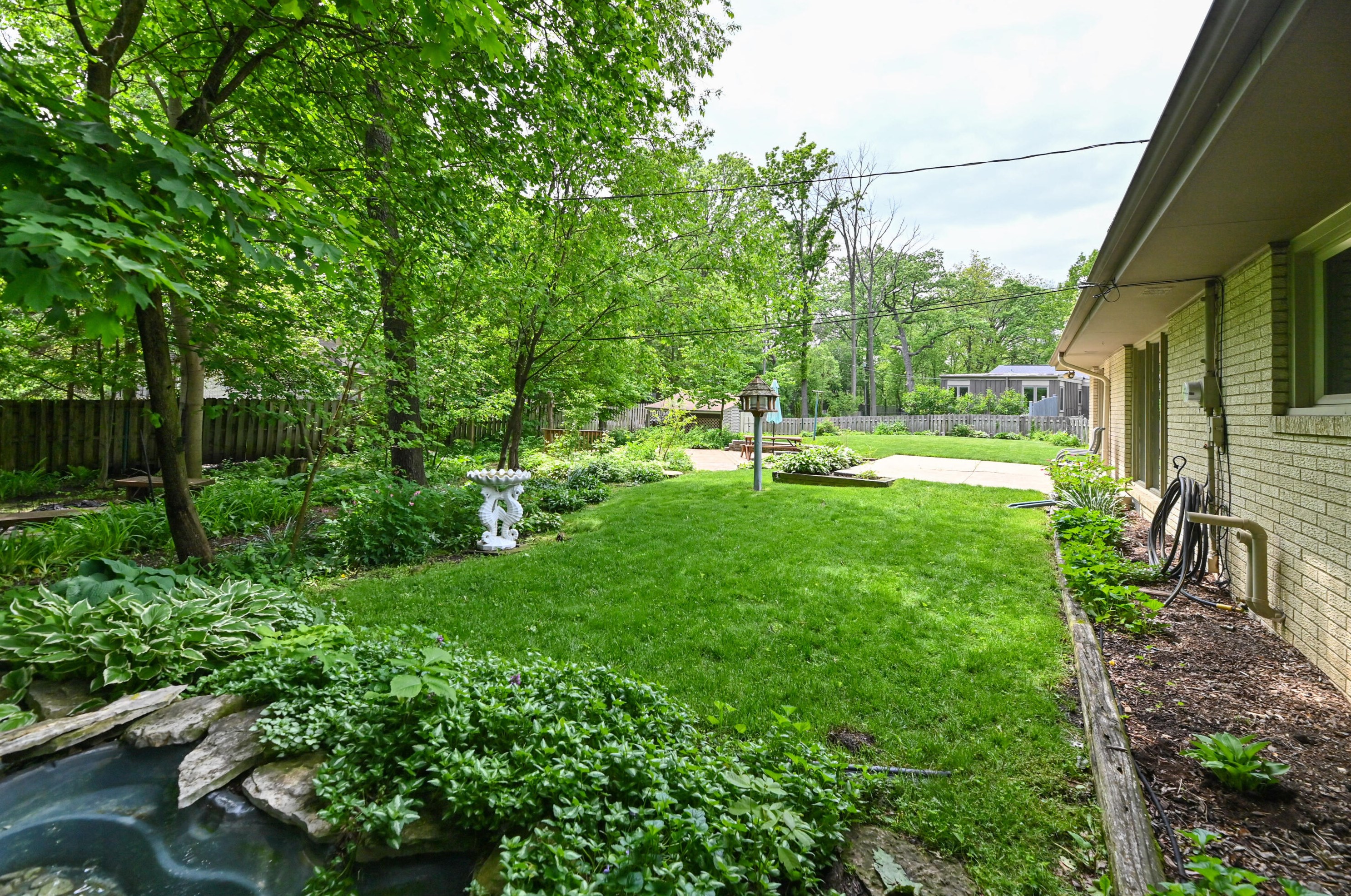 4615 Knollwood Dr, Racine WI 53403-3954 exterior