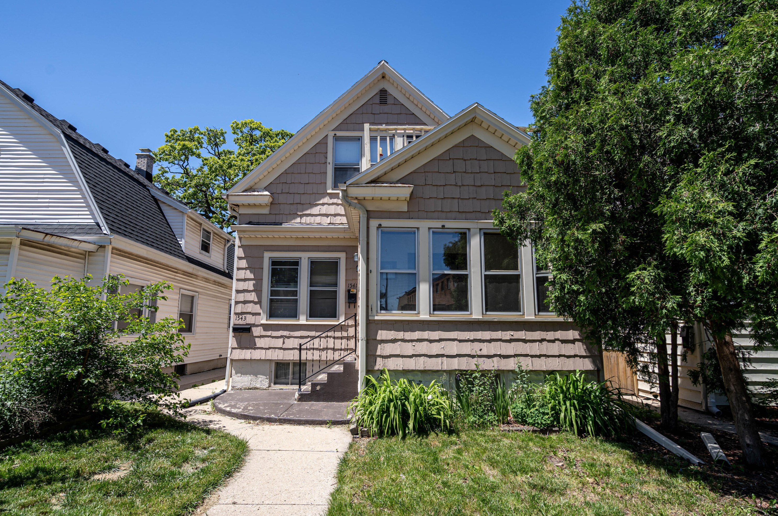 1541 72nd St, Milwaukee, WI 53214-4703