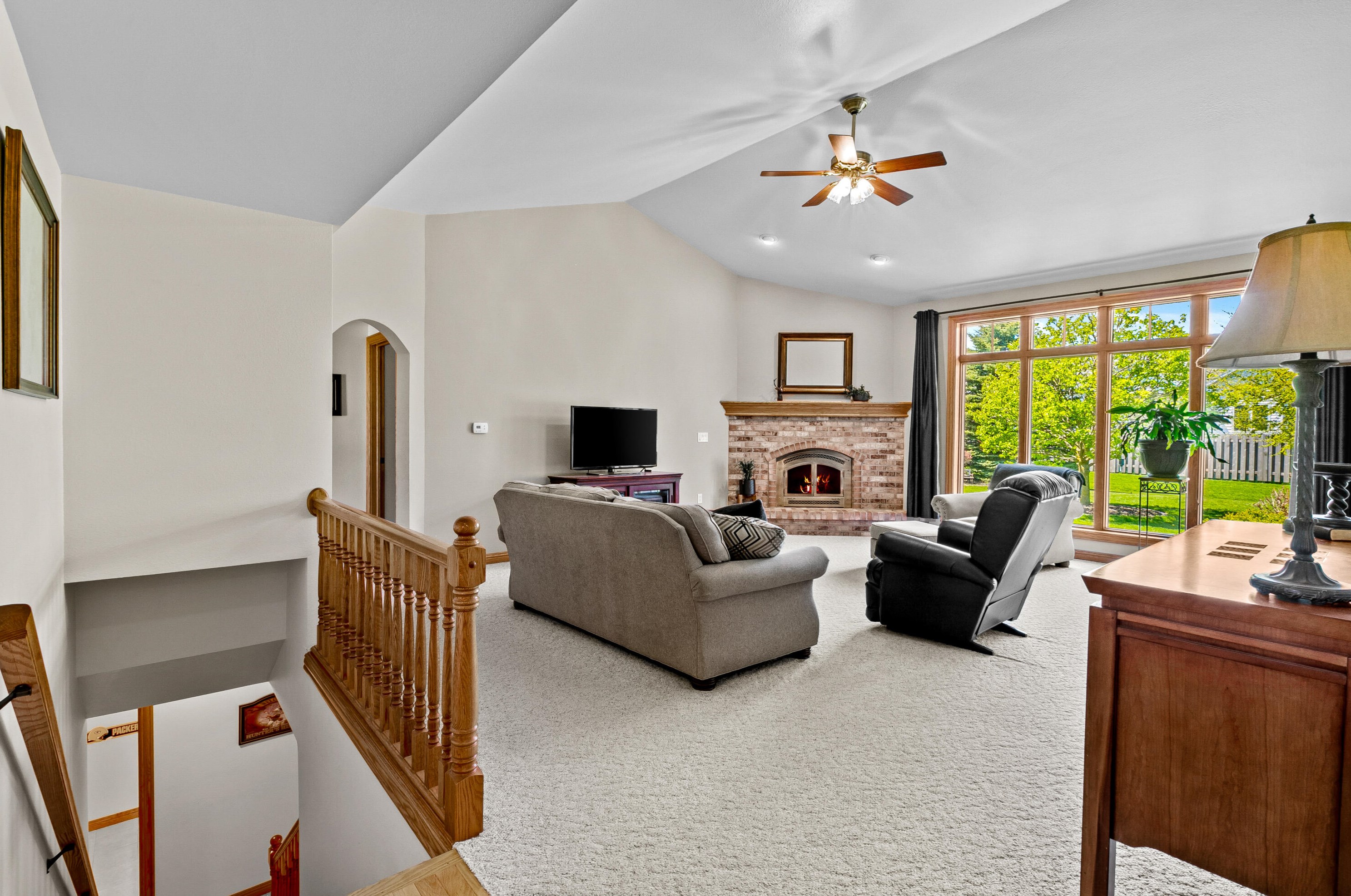 2432 Fox Chase Dr, Manitowoc, WI 54220-8365