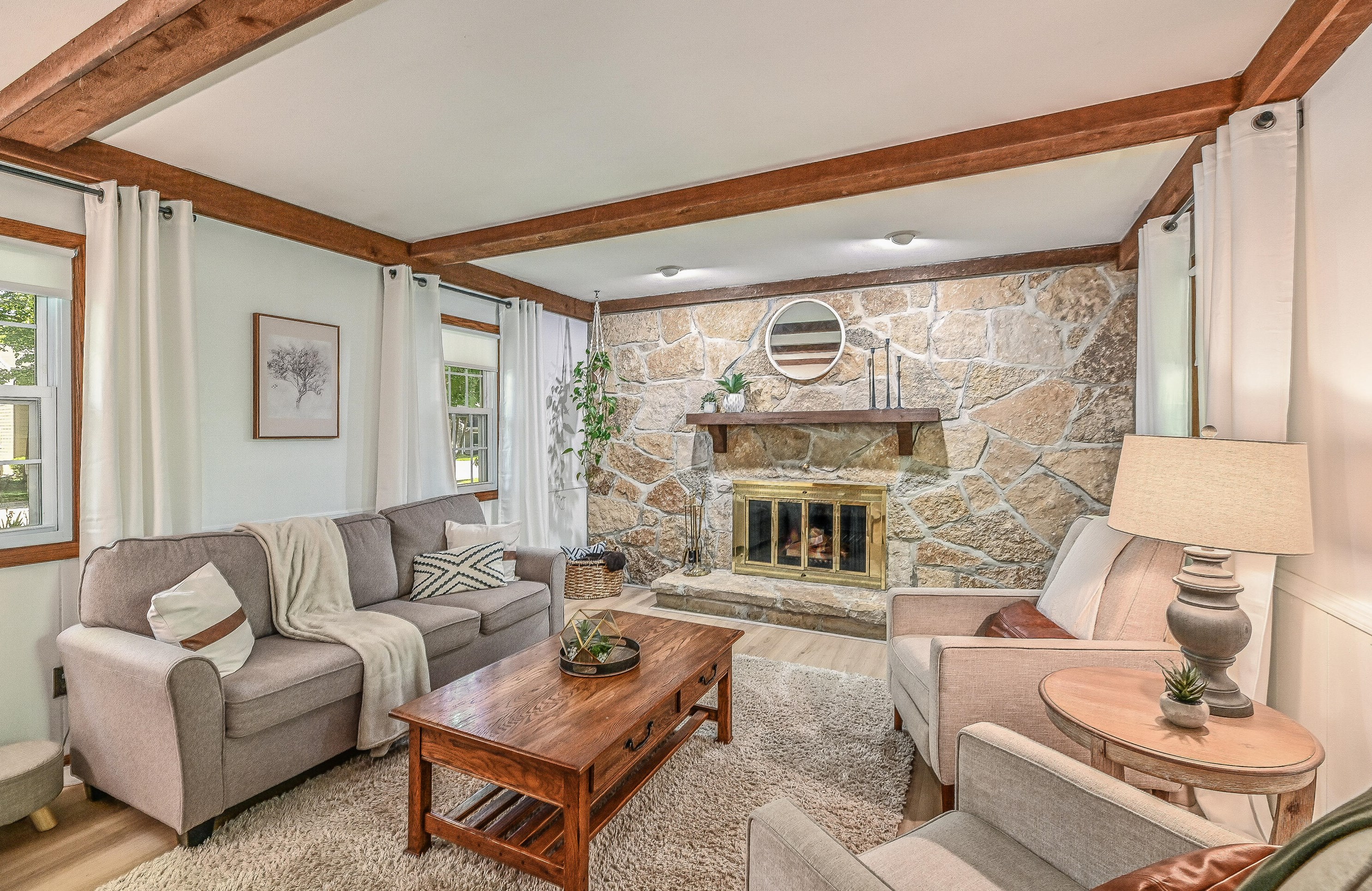 15870 Armour Ave, Waukesha, WI 53151-6608