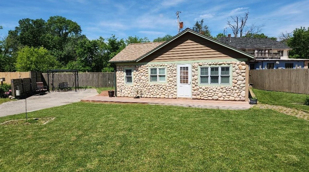 26211 Wind Lake Rd, Waterford, WI 53185-2249