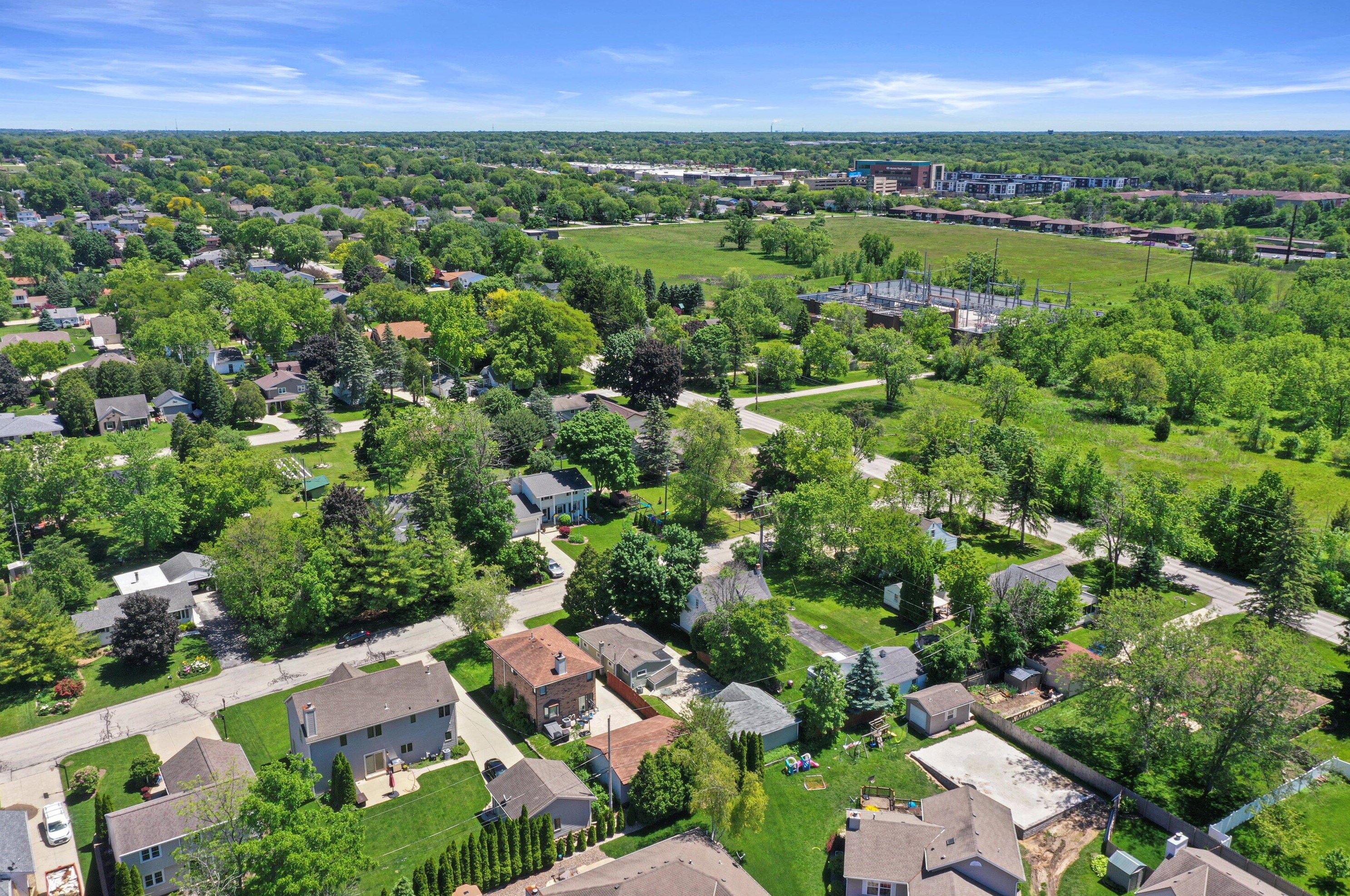 4261 97, Milwaukee WI 53228-2164 exterior