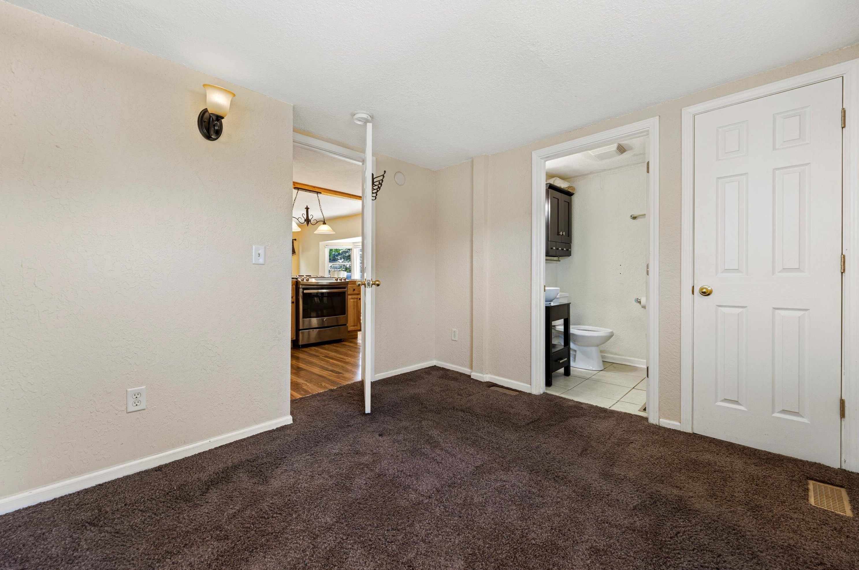 4261 97, Milwaukee WI 53228-2164 exterior