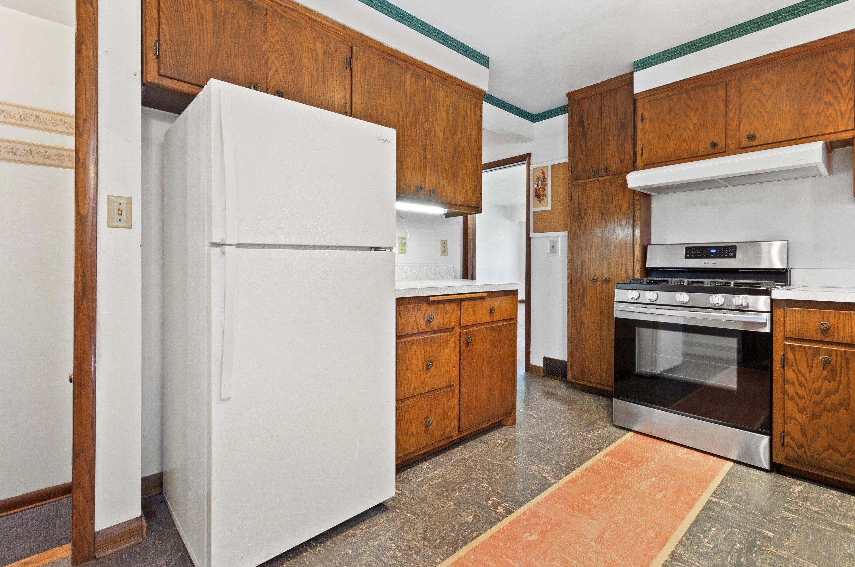 4615 143rd St, Brookfield, WI 53005-1601