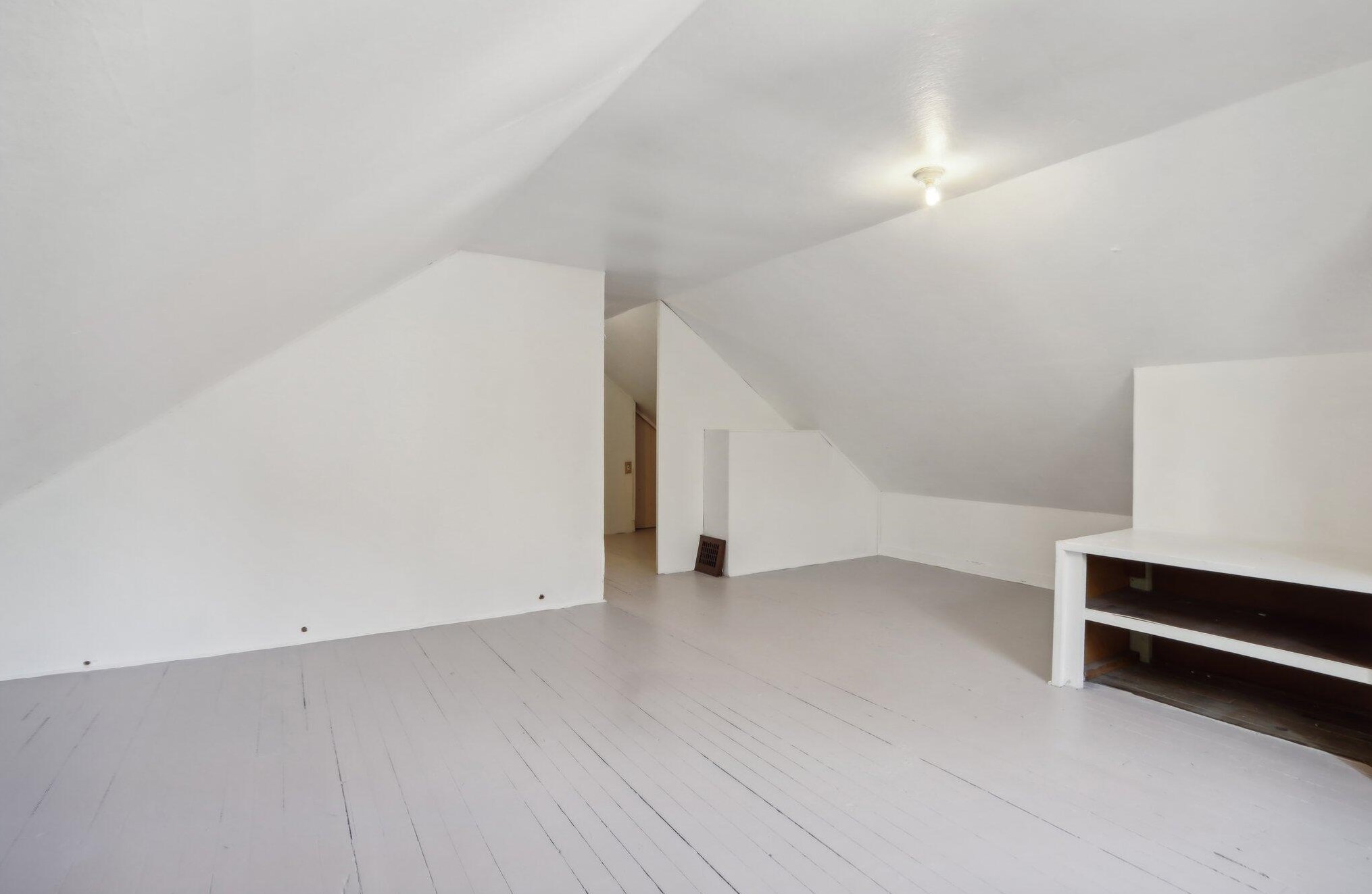 2025 Fernwood Ave, Milwaukee WI 53207-3174 exterior